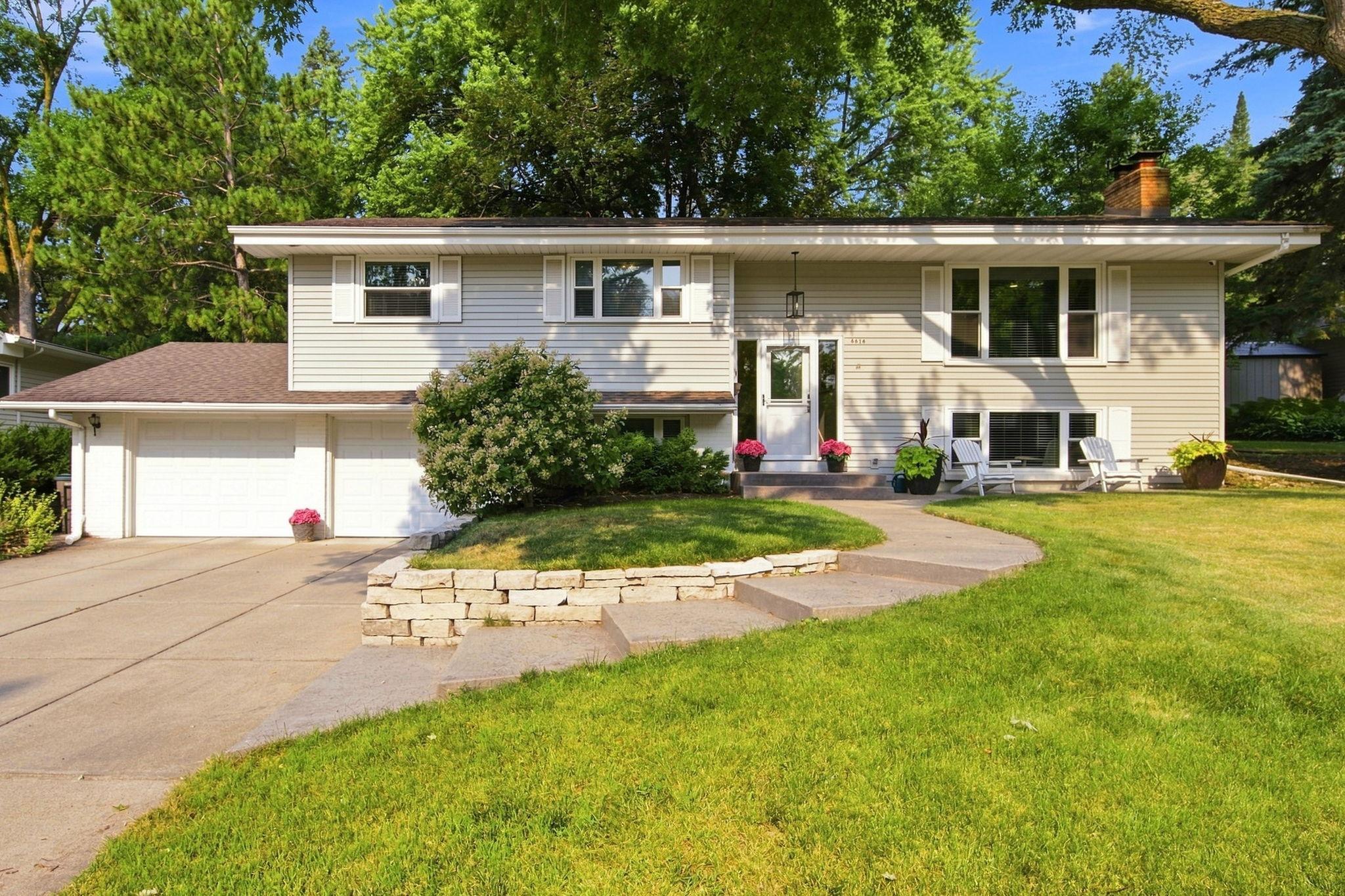 View of Residential at 6616 Hillside Lane, Edina MN 55439, Edina (4 of 41) - Mike Wilen | Minnesota Team Real Estate