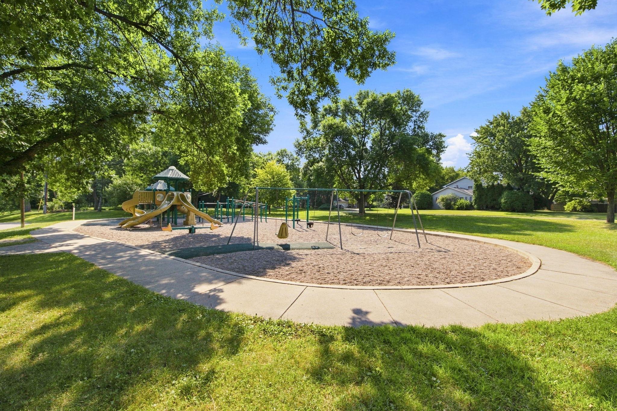 View of Residential at 6616 Hillside Lane, Edina MN 55439, Edina (37 of 41) - Mike Wilen | Minnesota Team Real Estate