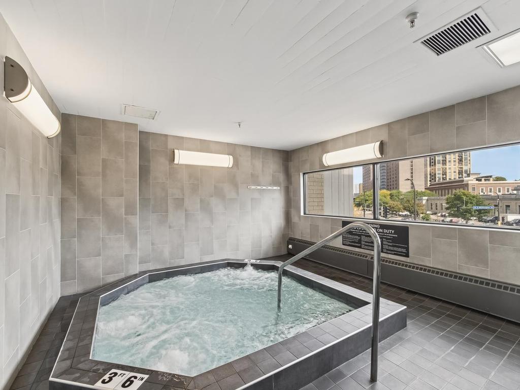 View of Residential at 121 Washington Avenue #1917, Minneapolis MN 55401, Minneapolis (36 of 61) - Mike Wilen | Minnesota Team Real Estate