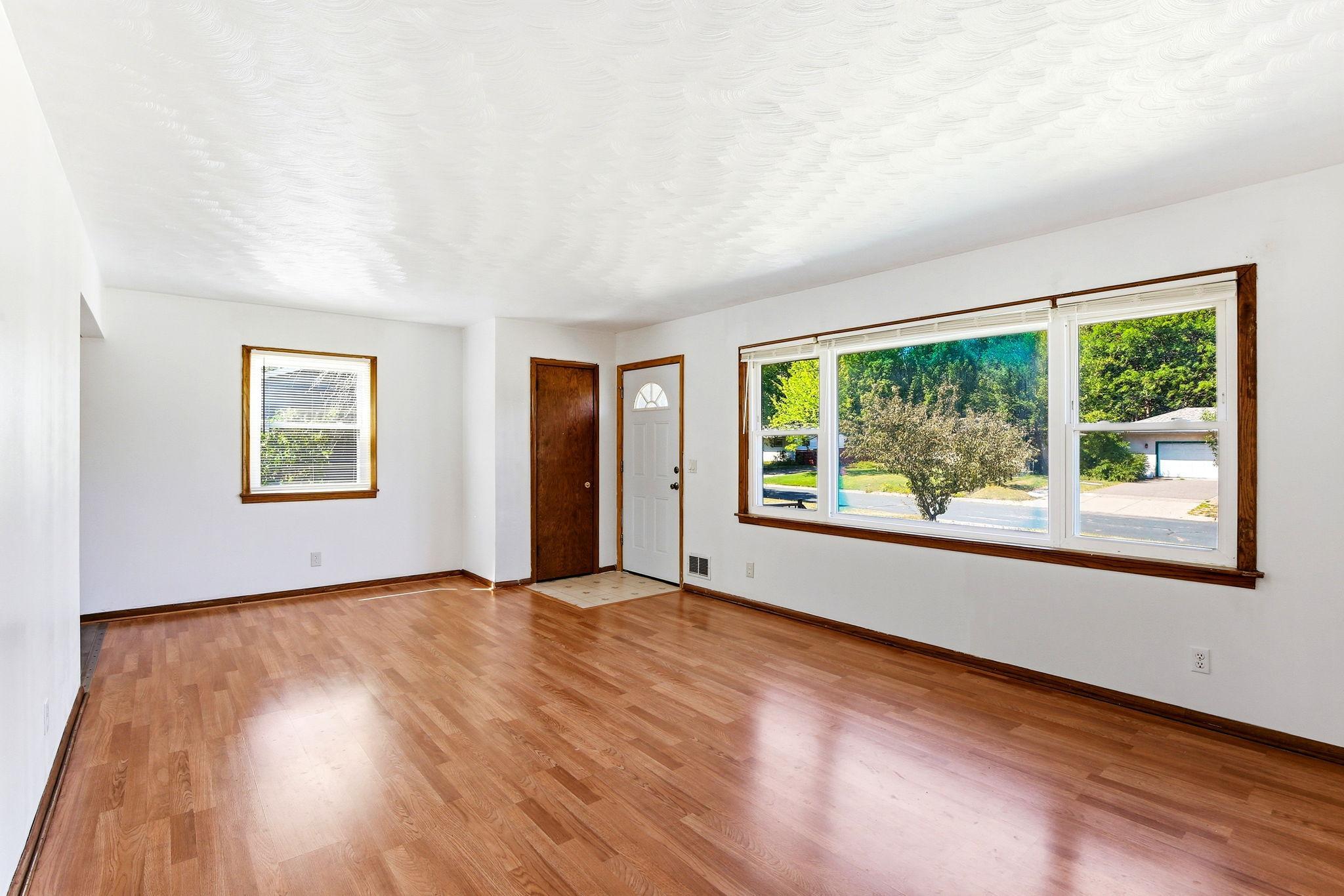 View of Residential at 6936 Newton Avenue, Brooklyn Center MN 55430, Brooklyn Center (7 of 40) - Mike Wilen | Minnesota Team Real Estate
