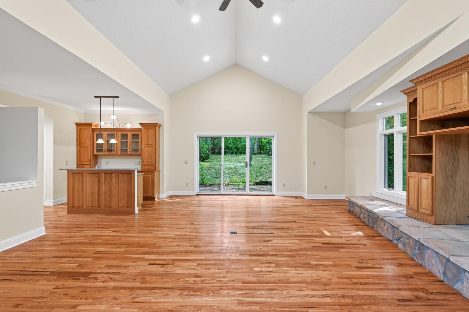 View of Residential at 9848 Oak Shore Drive, Lakeville MN 55044, Lakeville (13 of 38) - Mike Wilen | Minnesota Team Real Estate