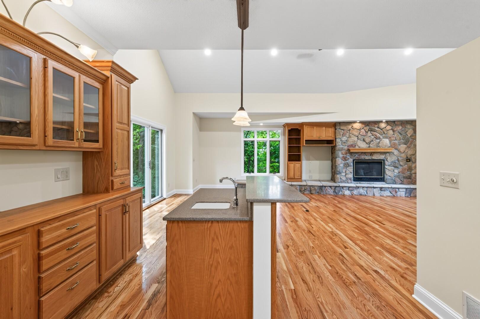 View of Residential at 9848 Oak Shore Drive, Lakeville MN 55044, Lakeville (16 of 38) - Mike Wilen | Minnesota Team Real Estate
