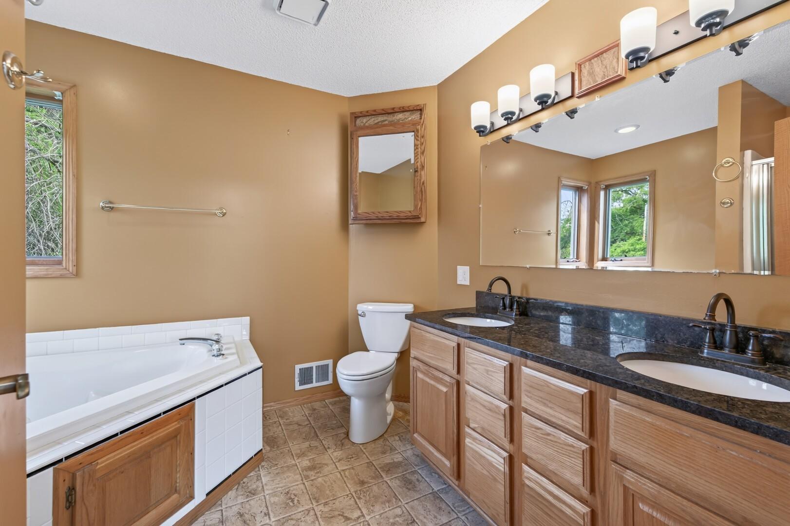 View of Residential at 9848 Oak Shore Drive, Lakeville MN 55044, Lakeville (20 of 38) - Mike Wilen | Minnesota Team Real Estate