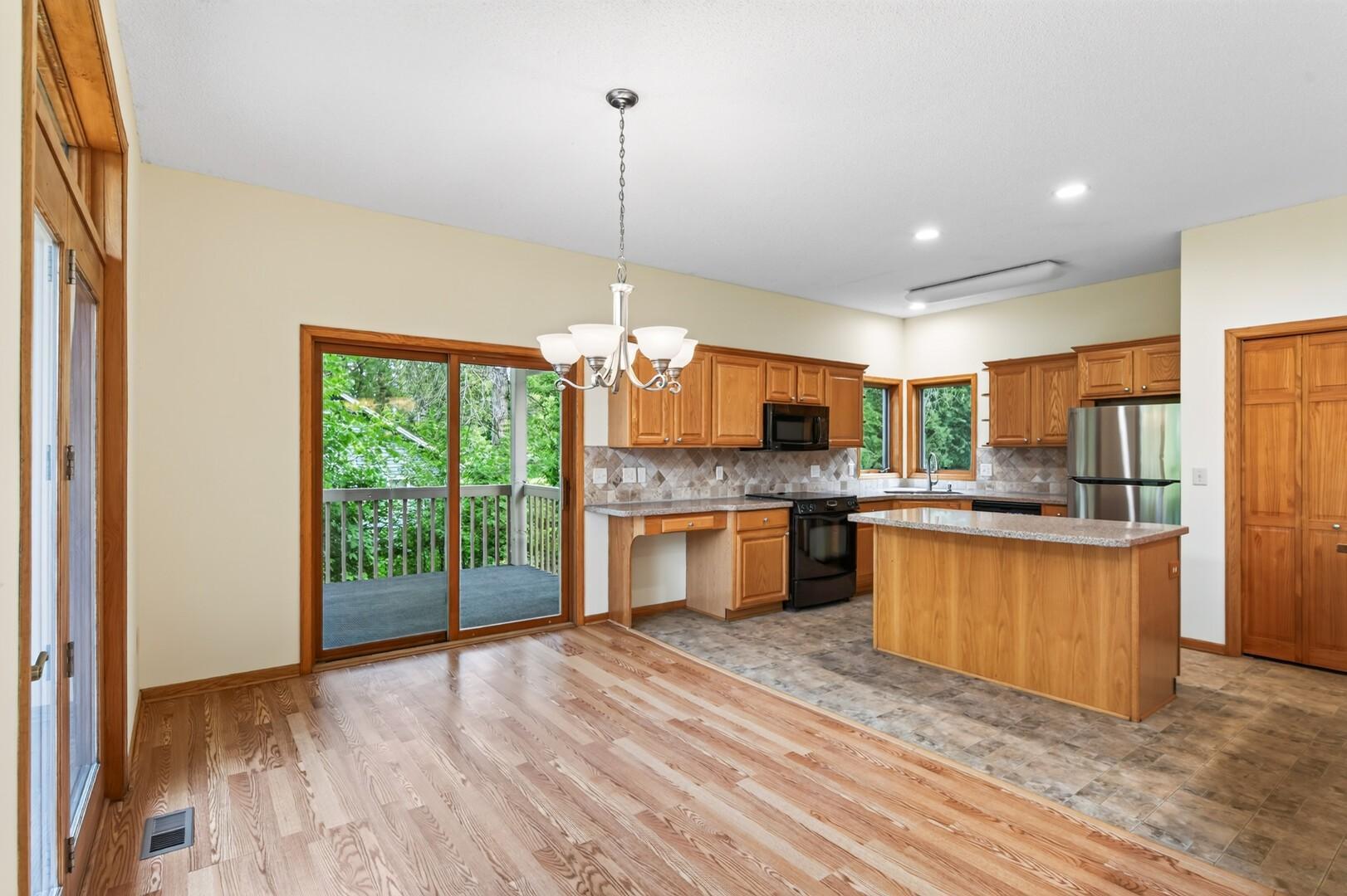 View of Residential at 9848 Oak Shore Drive, Lakeville MN 55044, Lakeville (33 of 38) - Mike Wilen | Minnesota Team Real Estate