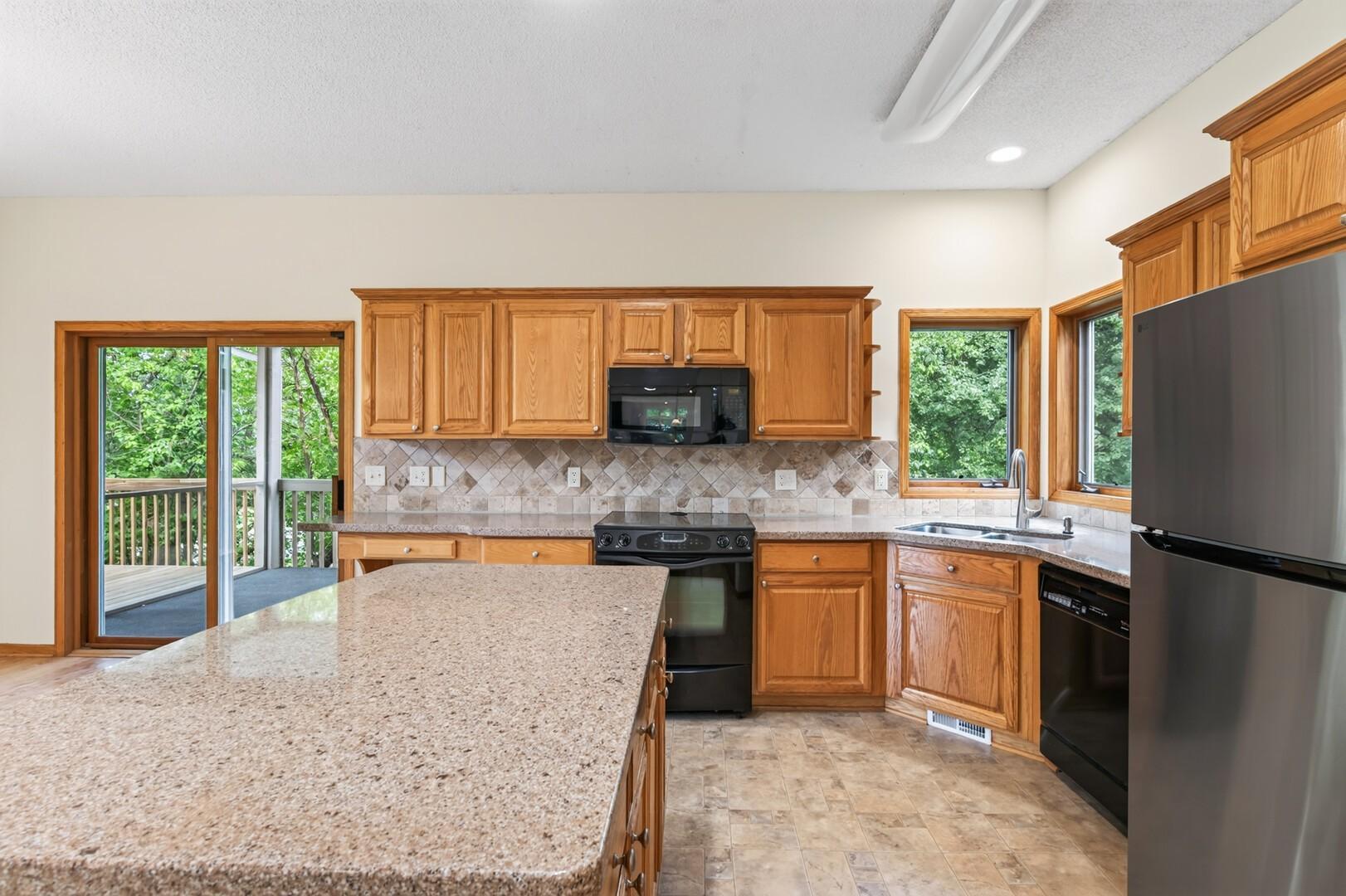View of Residential at 9848 Oak Shore Drive, Lakeville MN 55044, Lakeville (35 of 38) - Mike Wilen | Minnesota Team Real Estate