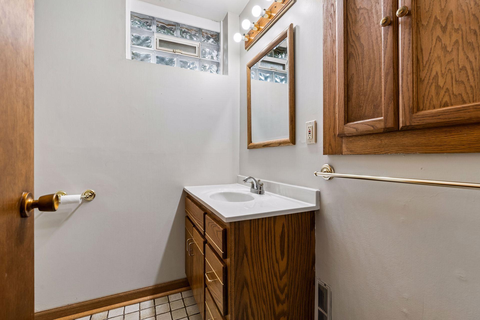 View of Residential at 1938 Midland Hills Road, Roseville MN 55113, Roseville (25 of 32) - Mike Wilen | Minnesota Team Real Estate