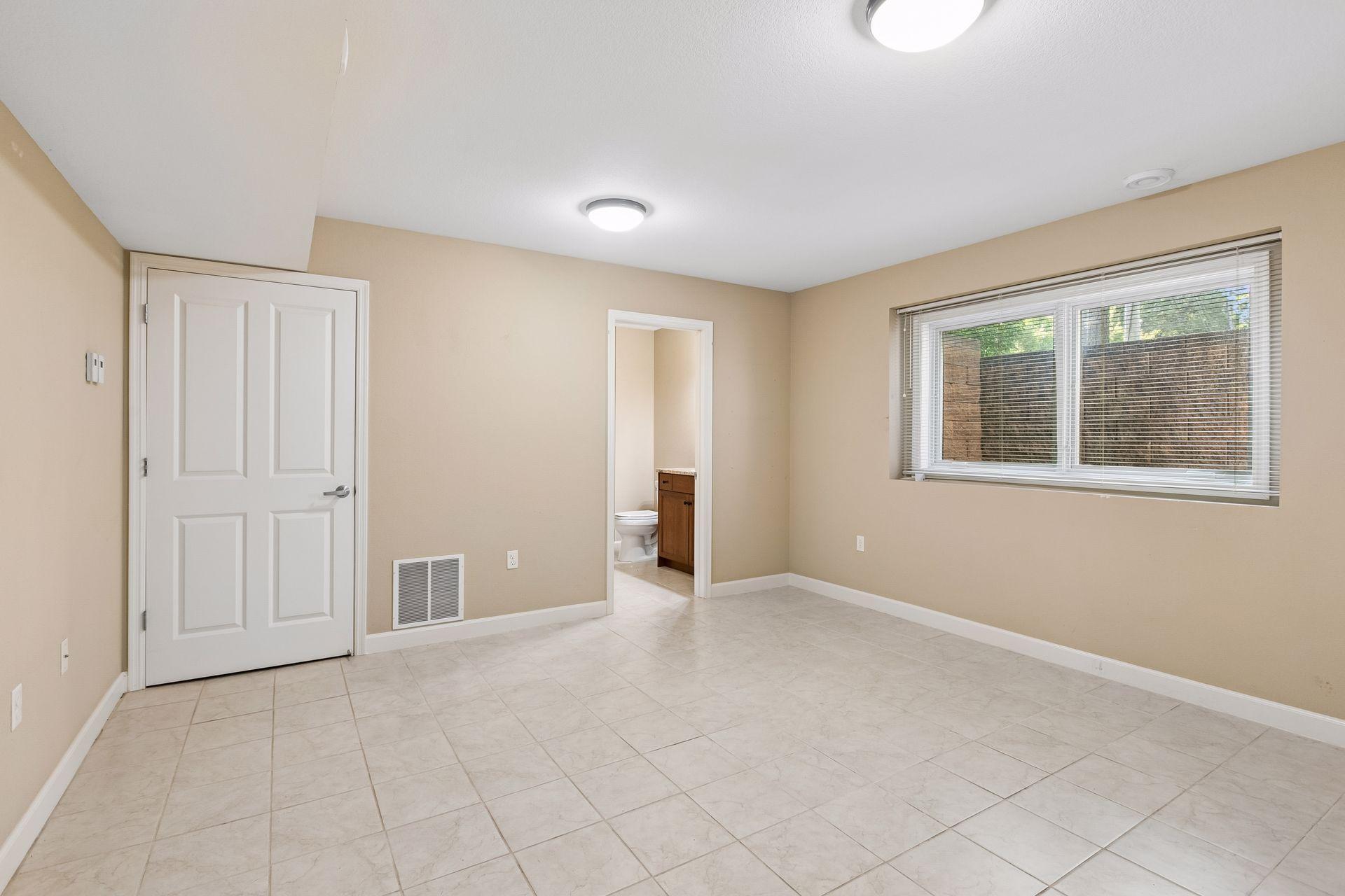 View of Residential at 1401 Franklin Avenue, Minneapolis MN 55414, Minneapolis (35 of 82) - Mike Wilen | Minnesota Team Real Estate