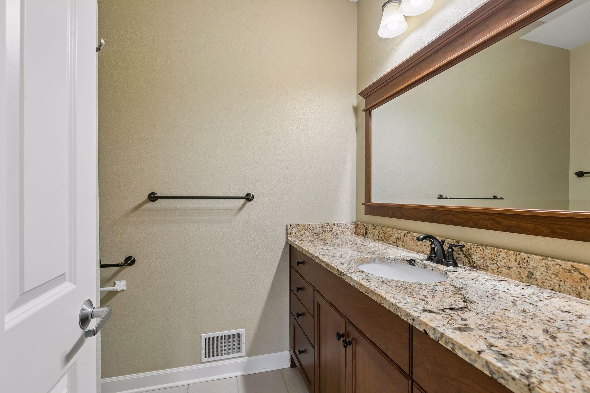 View of Residential at 1401 Franklin Avenue, Minneapolis MN 55414, Minneapolis (30 of 82) - Mike Wilen | Minnesota Team Real Estate