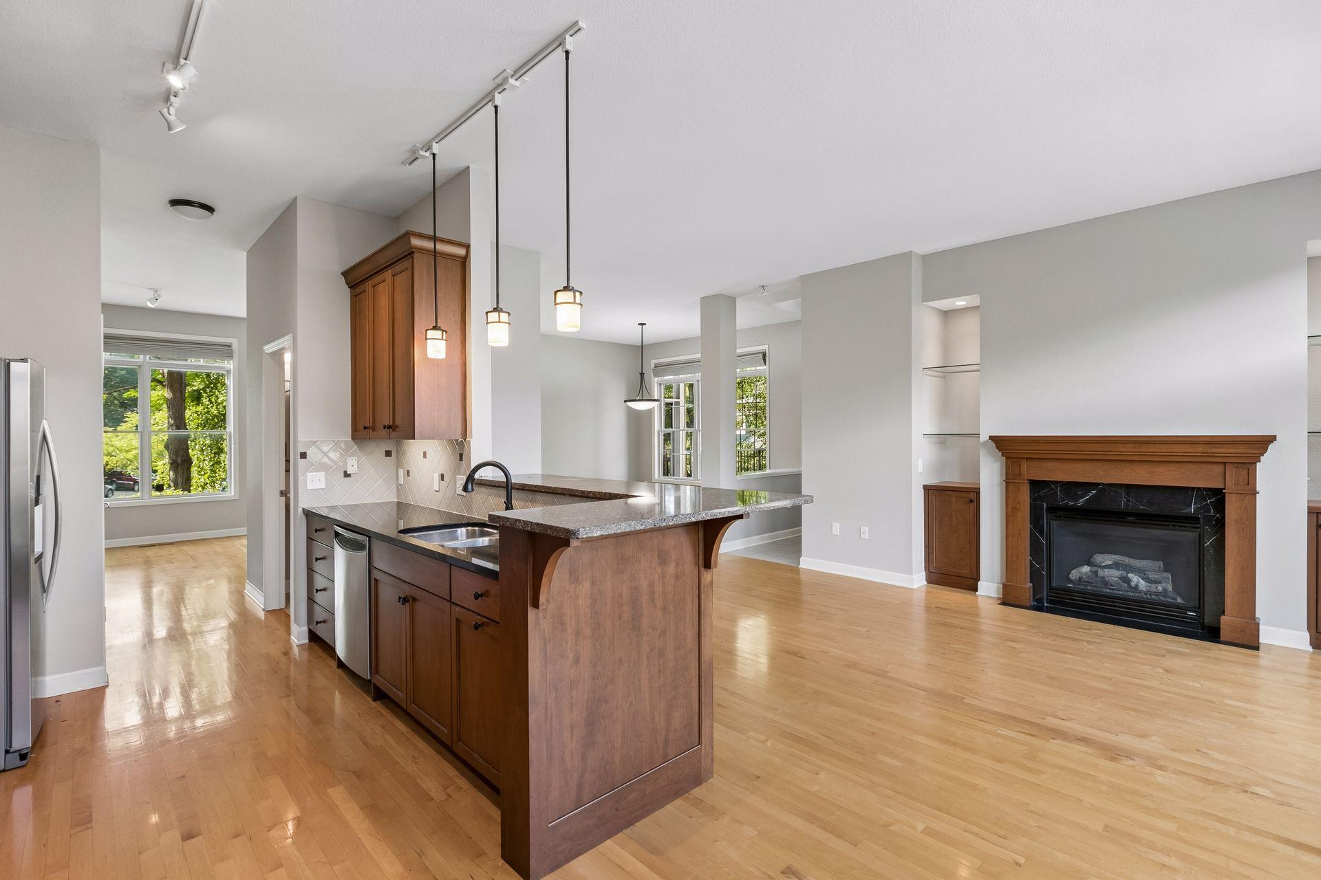 View of Residential at 1401 Franklin Avenue, Minneapolis MN 55414, Minneapolis (11 of 82) - Mike Wilen | Minnesota Team Real Estate