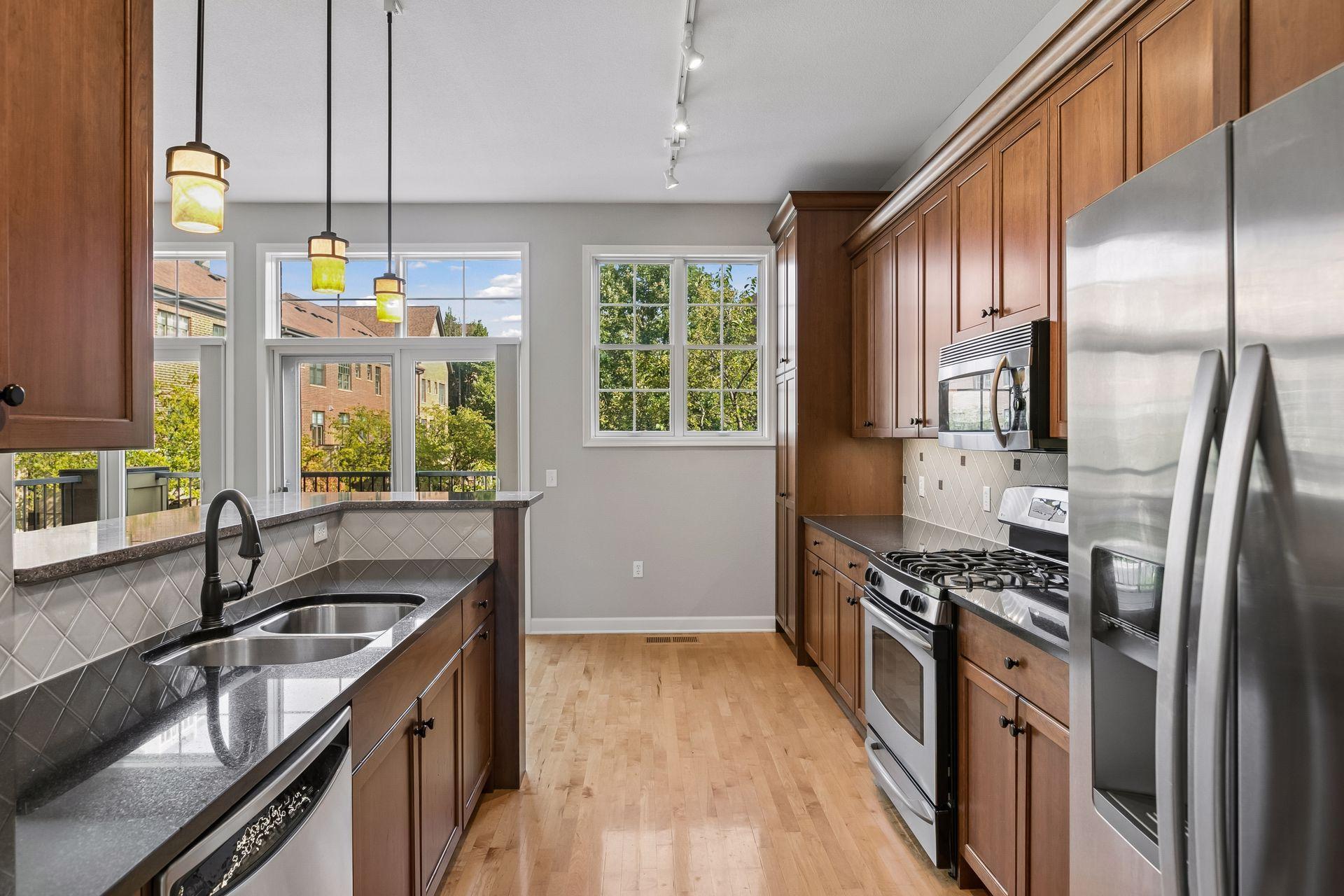 View of Residential at 1401 Franklin Avenue, Minneapolis MN 55414, Minneapolis (10 of 82) - Mike Wilen | Minnesota Team Real Estate