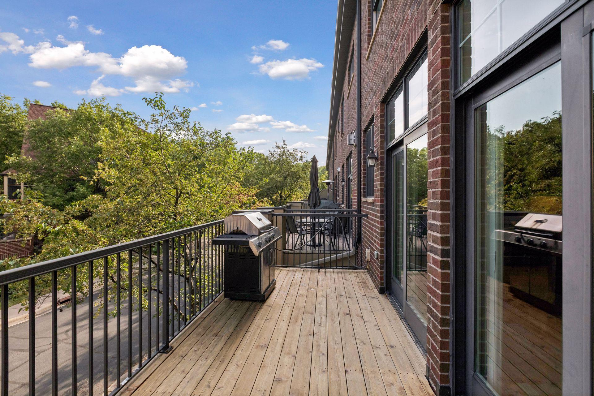 View of Residential at 1401 Franklin Avenue, Minneapolis MN 55414, Minneapolis (40 of 82) - Mike Wilen | Minnesota Team Real Estate