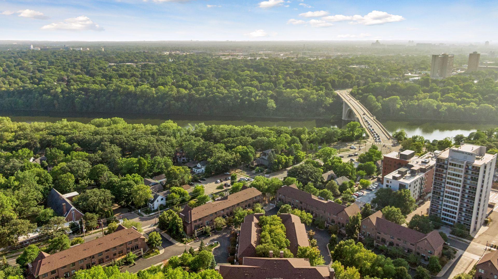 View of Residential at 1401 Franklin Avenue, Minneapolis MN 55414, Minneapolis (49 of 82) - Mike Wilen | Minnesota Team Real Estate