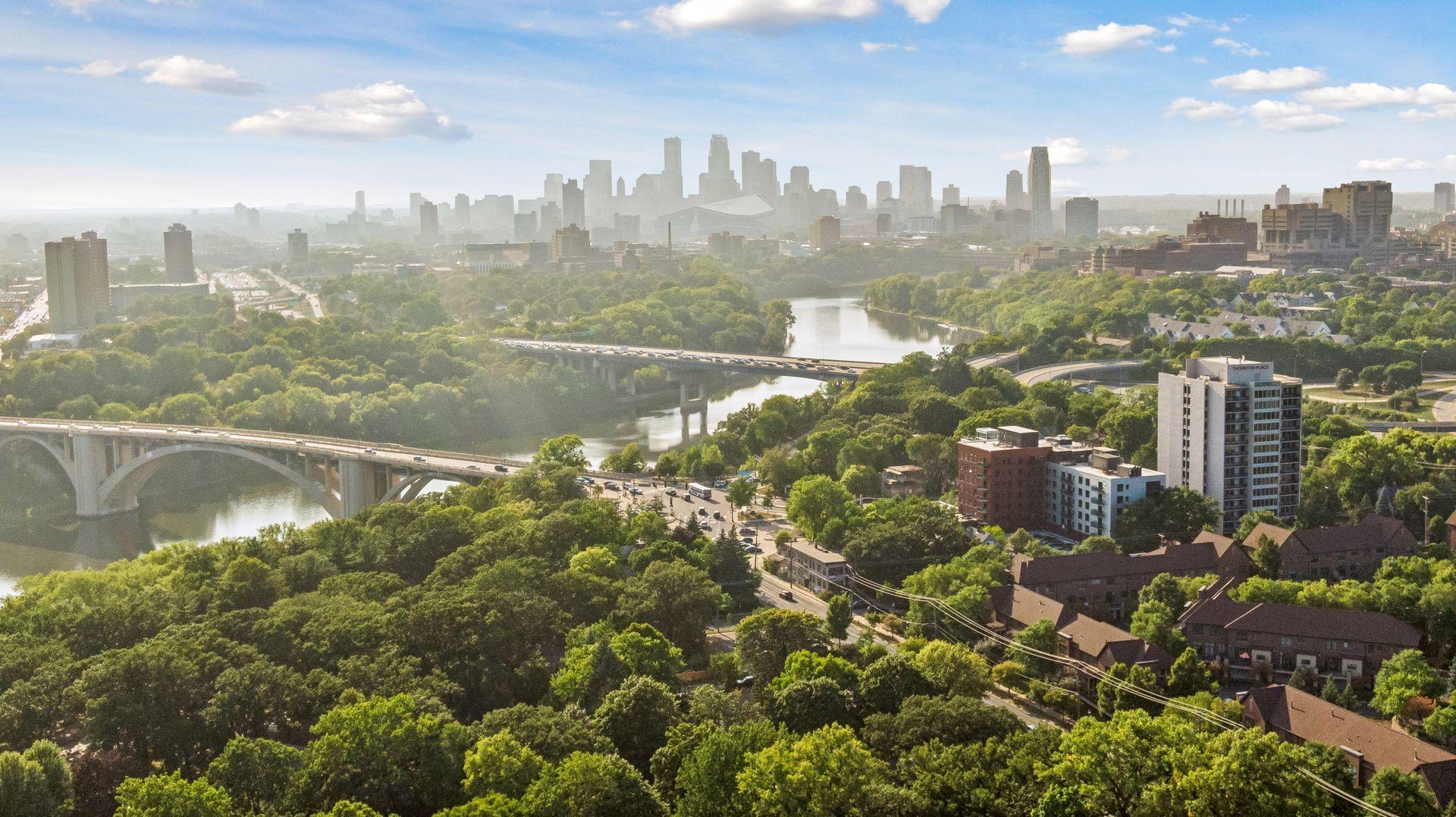 View of Residential at 1401 Franklin Avenue, Minneapolis MN 55414, Minneapolis (53 of 82) - Mike Wilen | Minnesota Team Real Estate