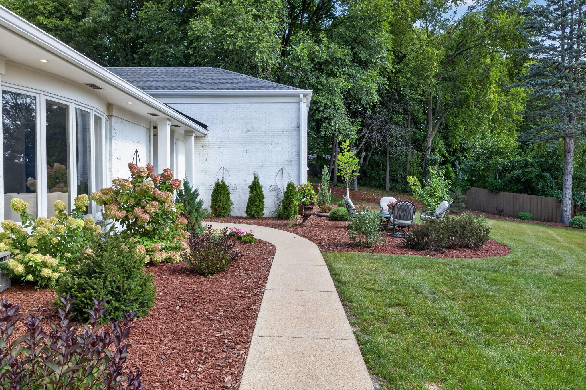 View of Residential at 3945 Hillcrest Way, Deephaven MN 55391, Deephaven (6 of 52) - Mike Wilen | Minnesota Team Real Estate