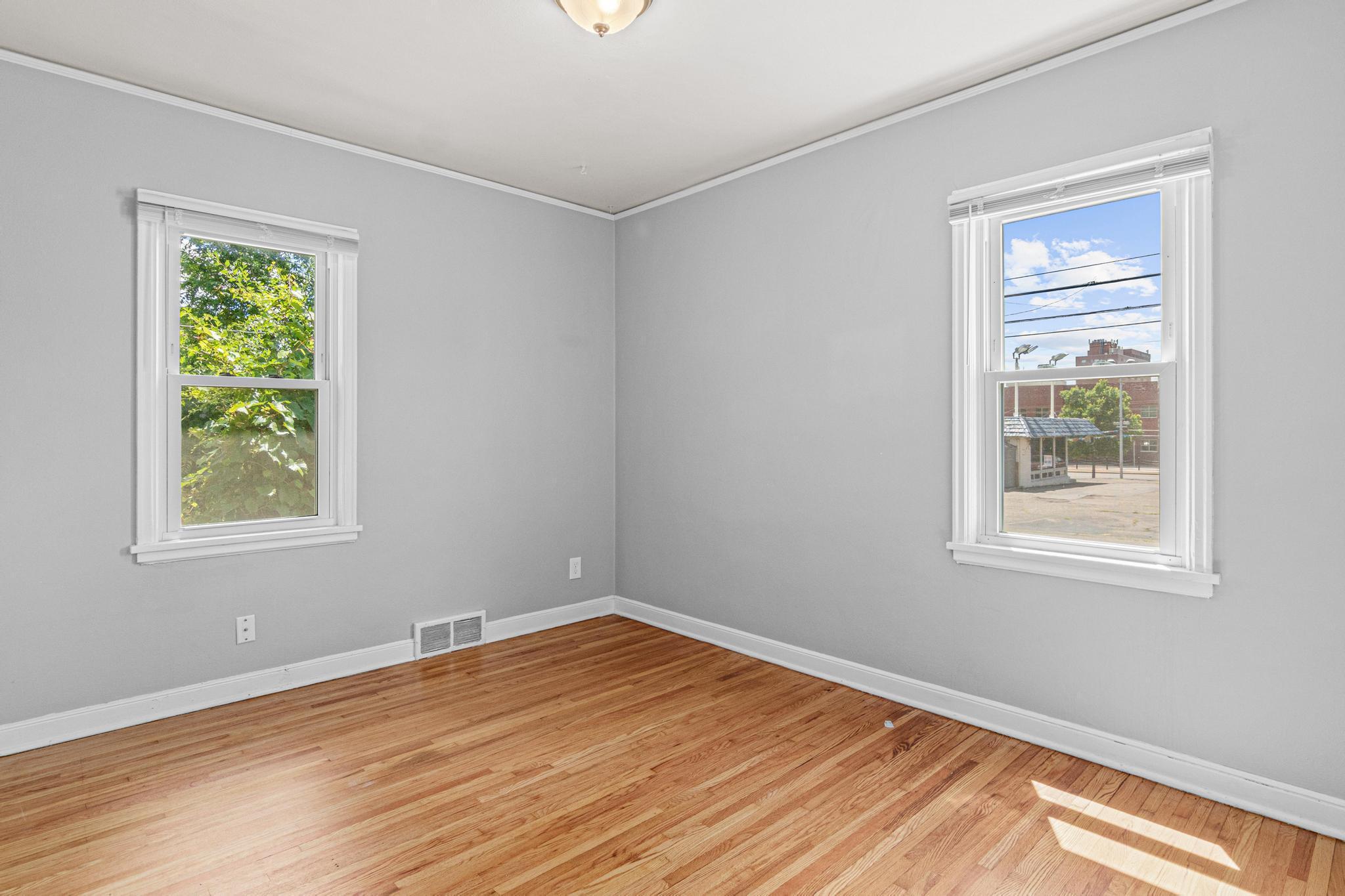 View of Residential Income at 1210 Sherburne Avenue, Saint Paul MN 55104, Saint Paul (19 of 23) - Mike Wilen | Minnesota Team Real Estate