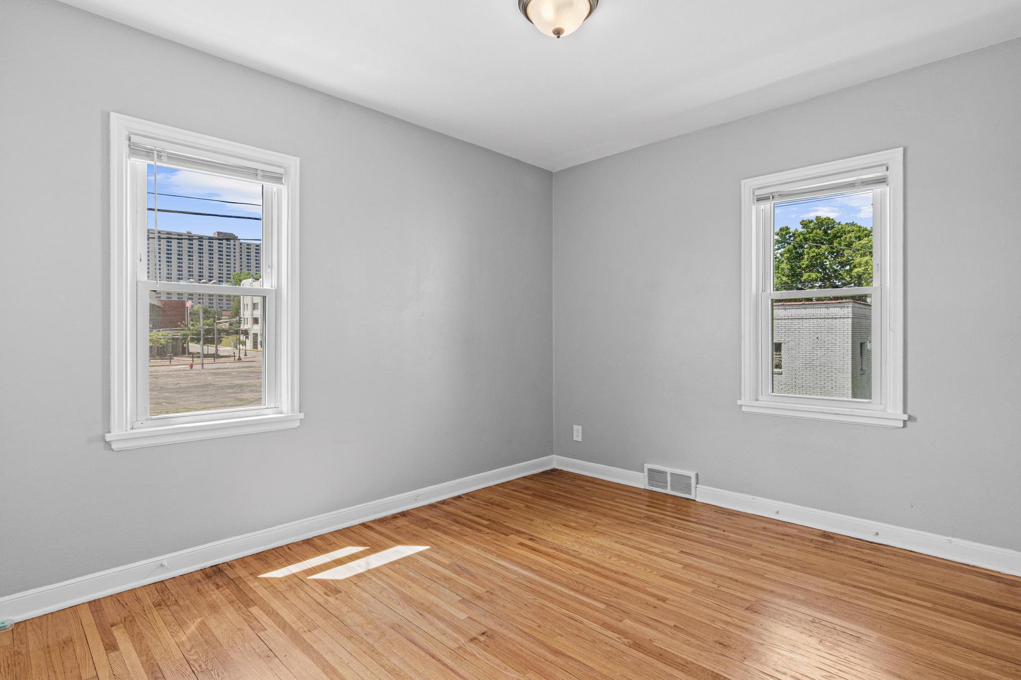 View of Residential Income at 1210 Sherburne Avenue, Saint Paul MN 55104, Saint Paul (9 of 23) - Mike Wilen | Minnesota Team Real Estate