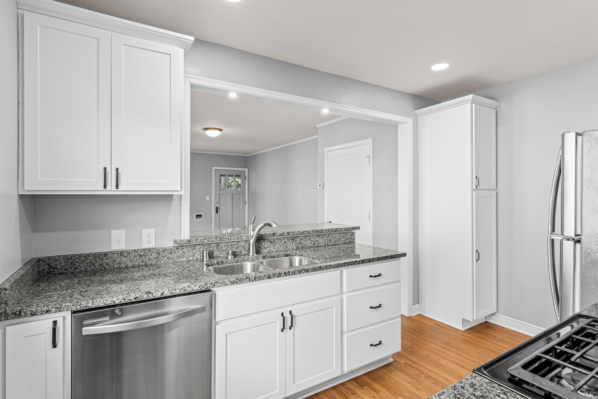 View of Residential Income at 1210 Sherburne Avenue, Saint Paul MN 55104, Saint Paul (4 of 23) - Mike Wilen | Minnesota Team Real Estate