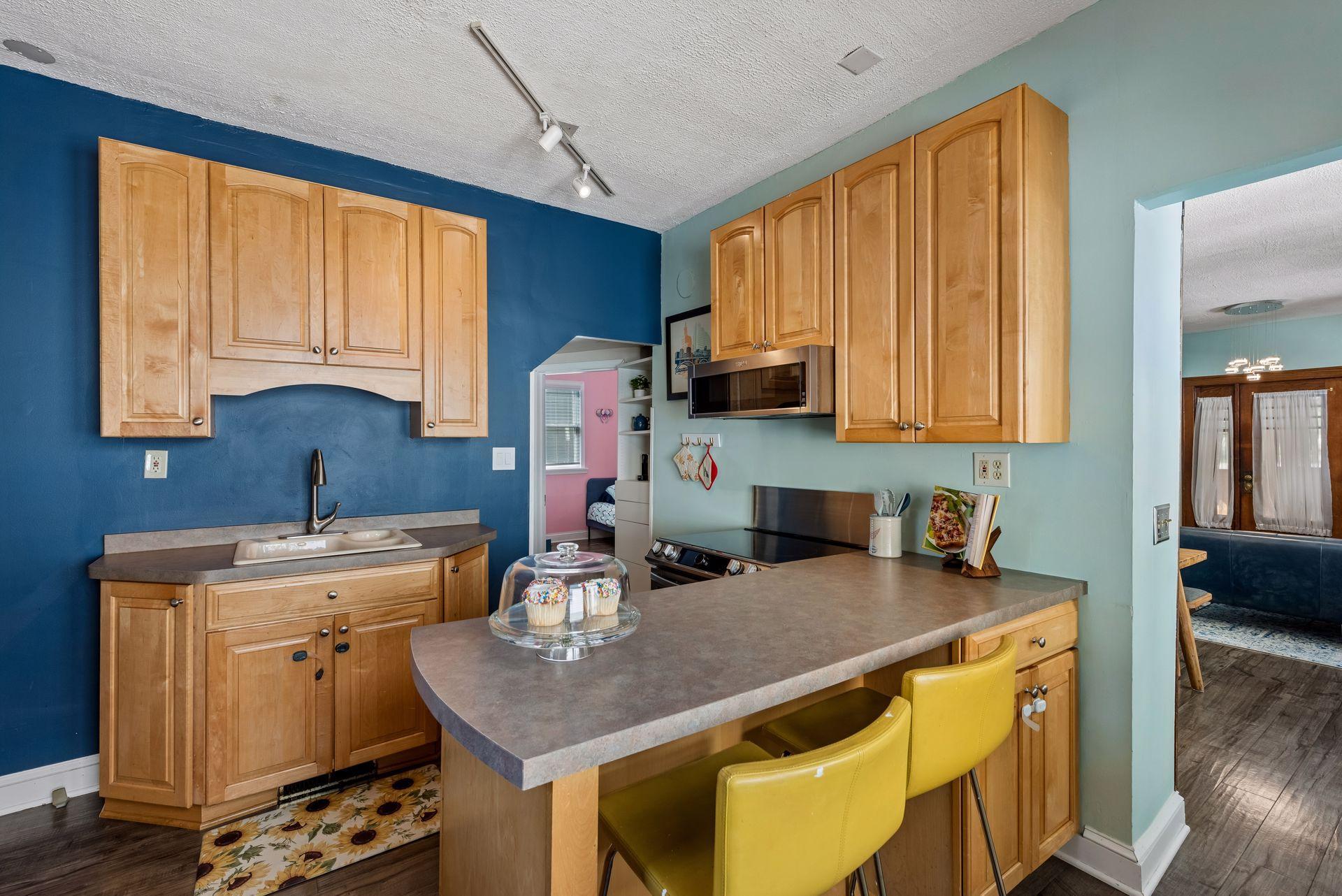View of Residential Income at 840 Randolph Avenue, Saint Paul MN 55102, Saint Paul (4 of 41) - Mike Wilen | Minnesota Team Real Estate