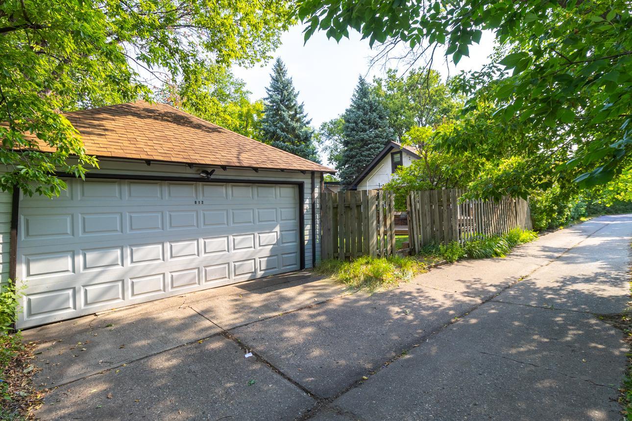 View of Residential at 912 30th Avenue, Minneapolis MN 55406, Minneapolis (27 of 30) - Mike Wilen | Minnesota Team Real Estate