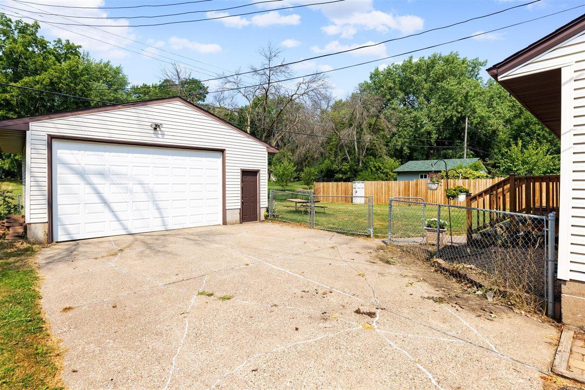 View of Residential at 1733 White Bear Avenue, Maplewood MN 55109, Maplewood (4 of 42) - Mike Wilen | Minnesota Team Real Estate