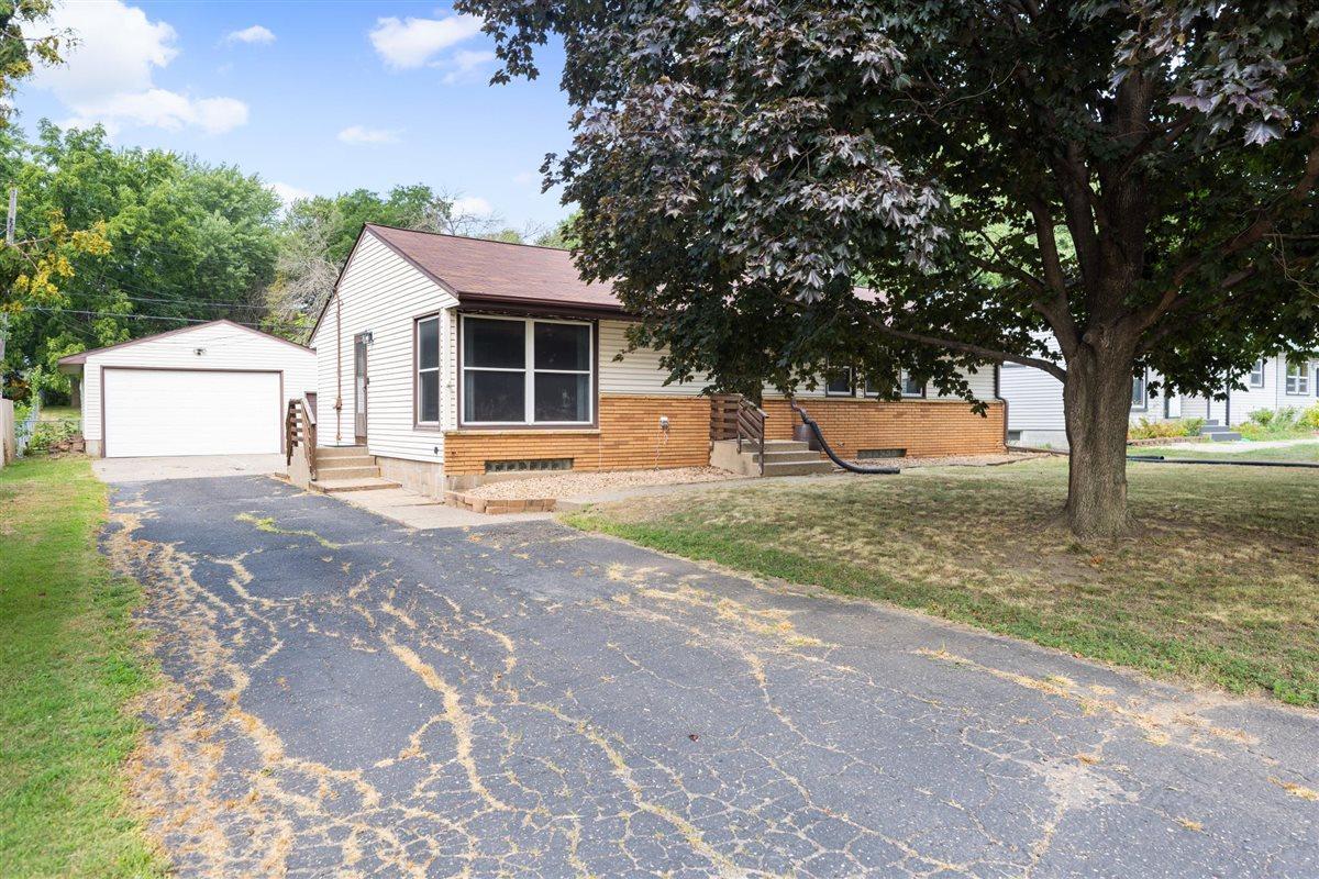 View of Residential at 1733 White Bear Avenue, Maplewood MN 55109, Maplewood (3 of 42) - Mike Wilen | Minnesota Team Real Estate