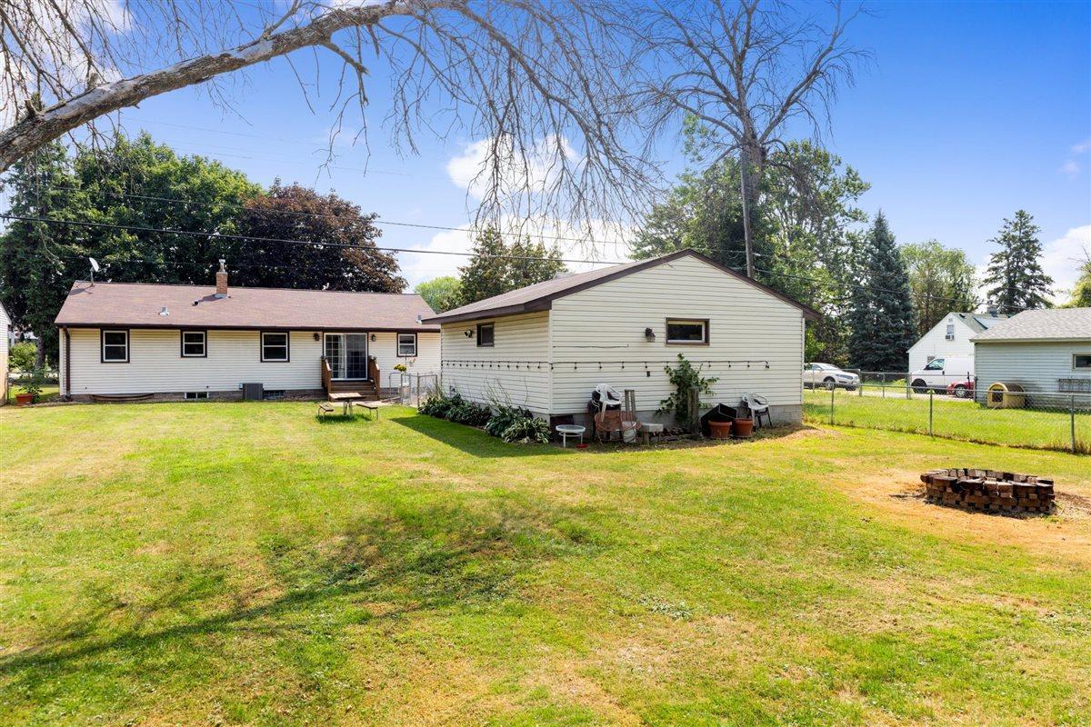 View of Residential at 1733 White Bear Avenue, Maplewood MN 55109, Maplewood (37 of 42) - Mike Wilen | Minnesota Team Real Estate