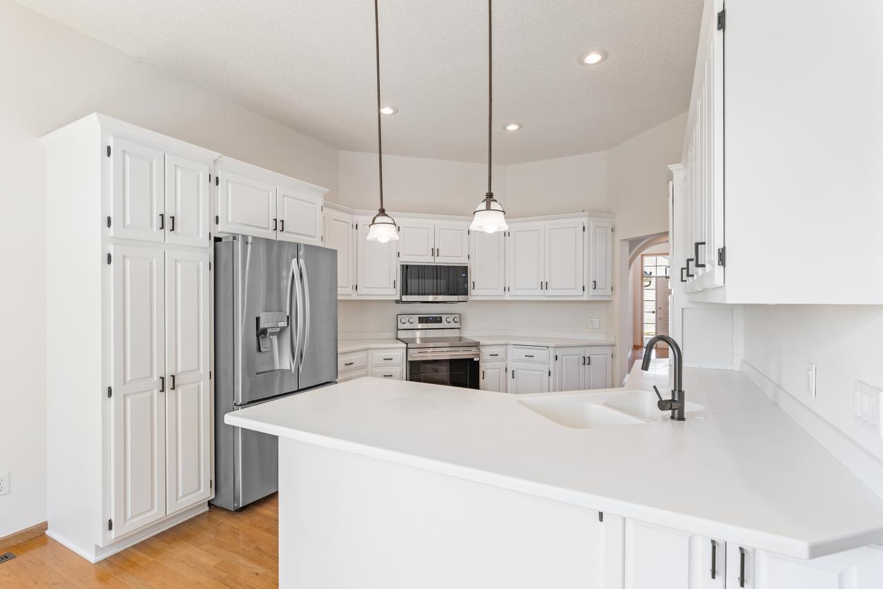 View of Residential at 10471 Spyglass Drive, Eden Prairie MN 55347, Eden Prairie (4 of 41) - Mike Wilen | Minnesota Team Real Estate