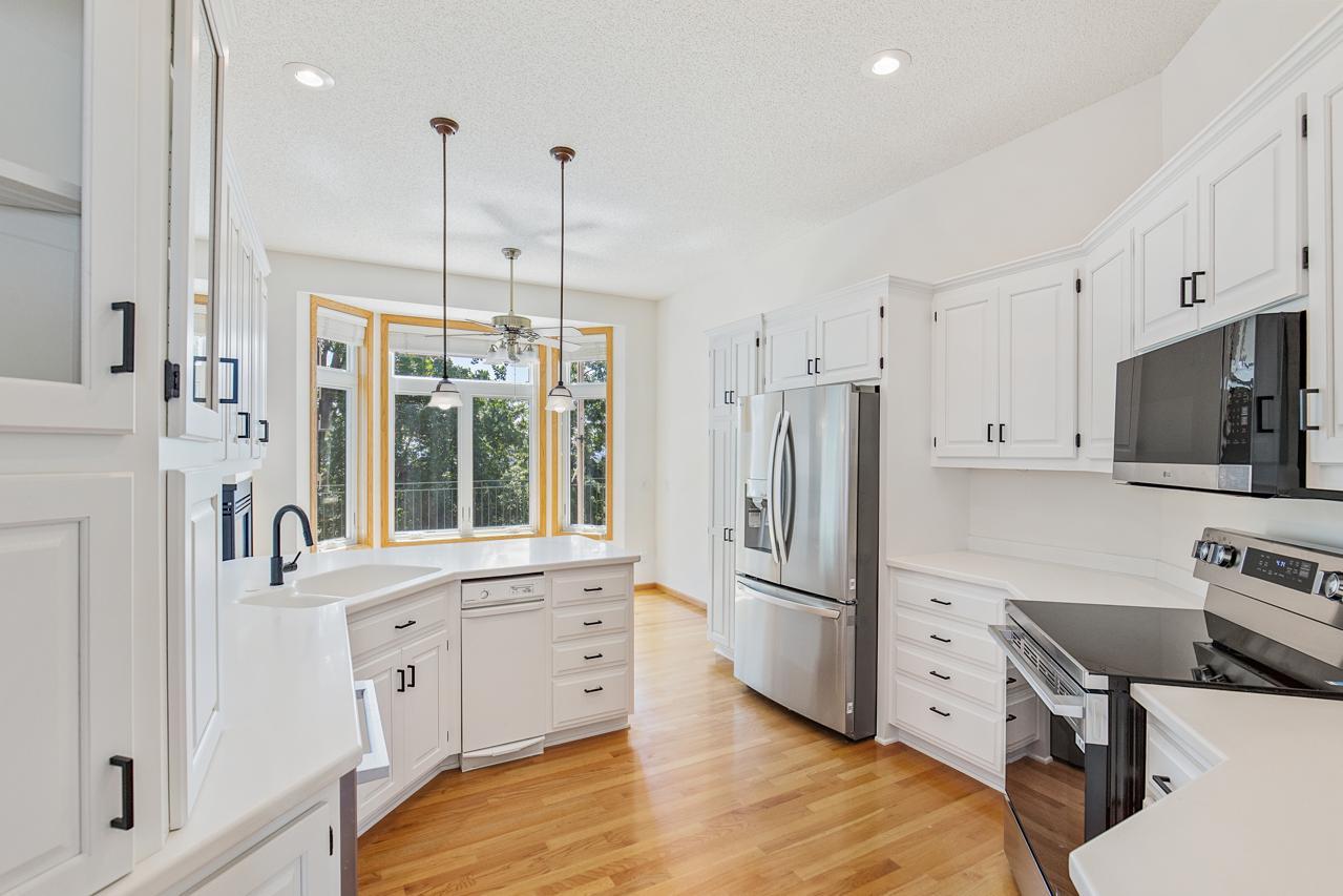 View of Residential at 10471 Spyglass Drive, Eden Prairie MN 55347, Eden Prairie (9 of 41) - Mike Wilen | Minnesota Team Real Estate