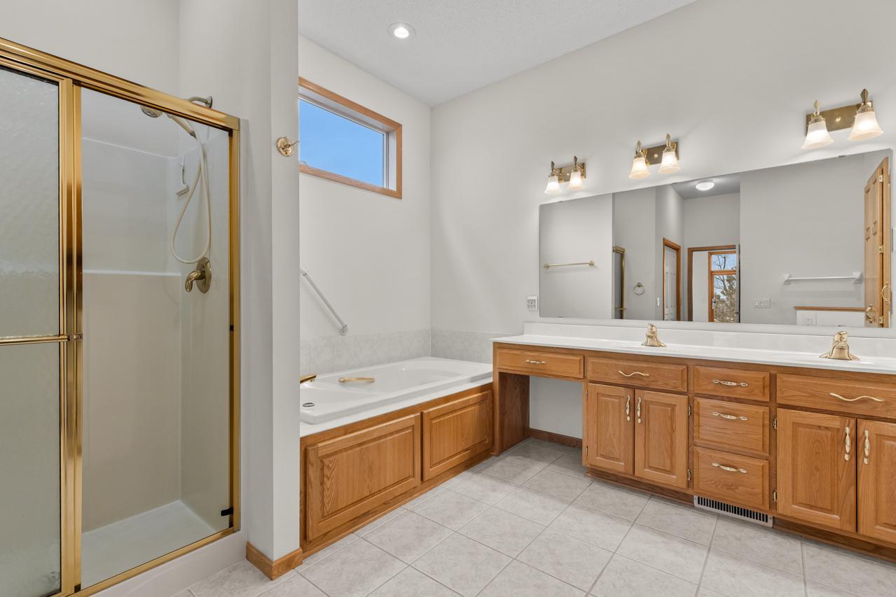 View of Residential at 10471 Spyglass Drive, Eden Prairie MN 55347, Eden Prairie (23 of 41) - Mike Wilen | Minnesota Team Real Estate