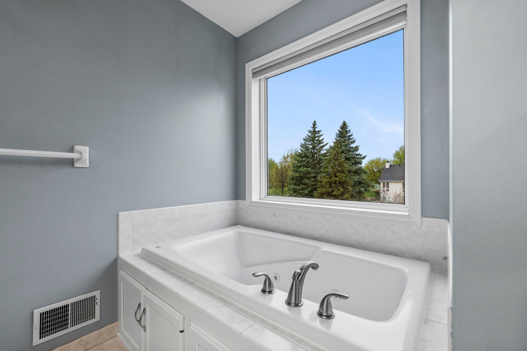 View of Residential at 1672 Windsor Drive, Shakopee MN 55379, Shakopee (44 of 77) - Mike Wilen | Minnesota Team Real Estate