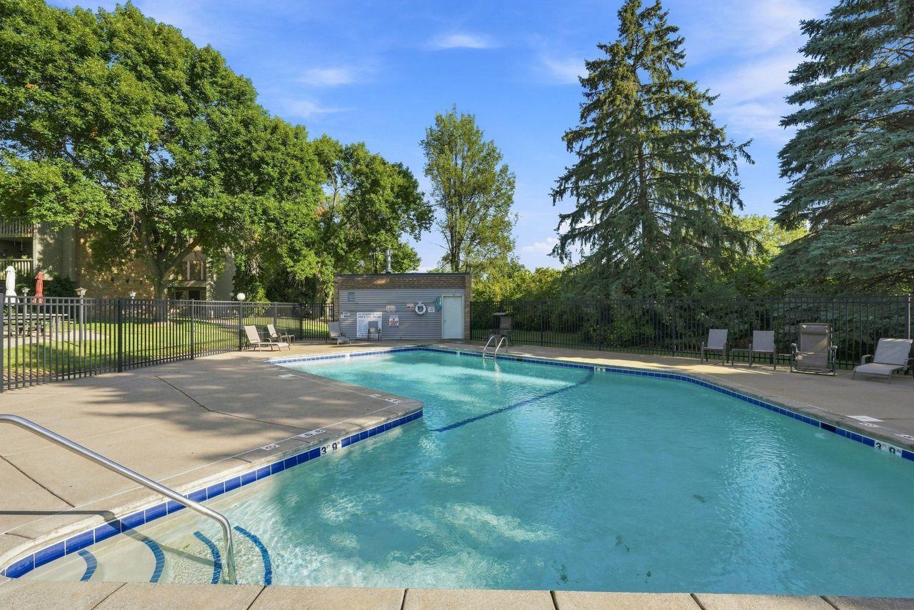 View of Residential at 4045 Hodgson Road #201, Shoreview MN 55126, Shoreview (21 of 23) - Mike Wilen | Minnesota Team Real Estate