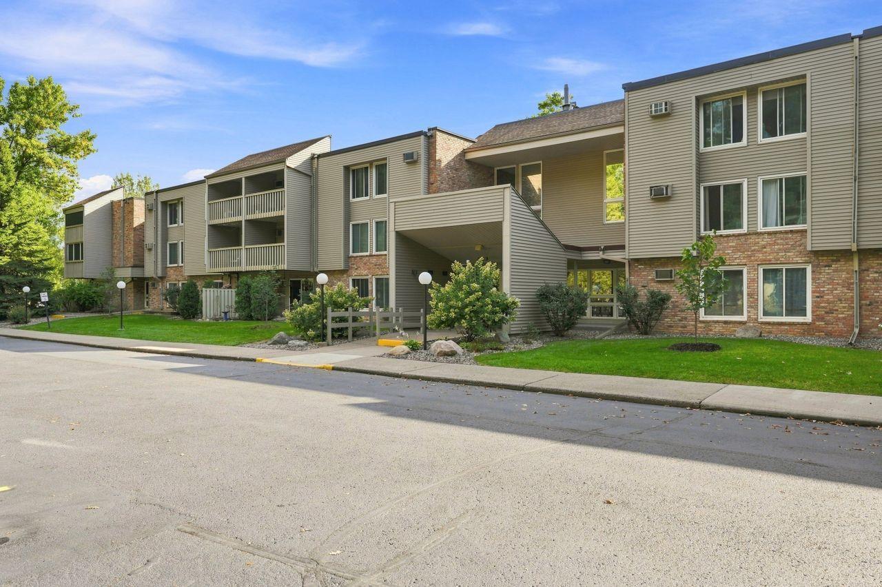 View of Residential at 4045 Hodgson Road #201, Shoreview MN 55126, Shoreview (22 of 23) - Mike Wilen | Minnesota Team Real Estate