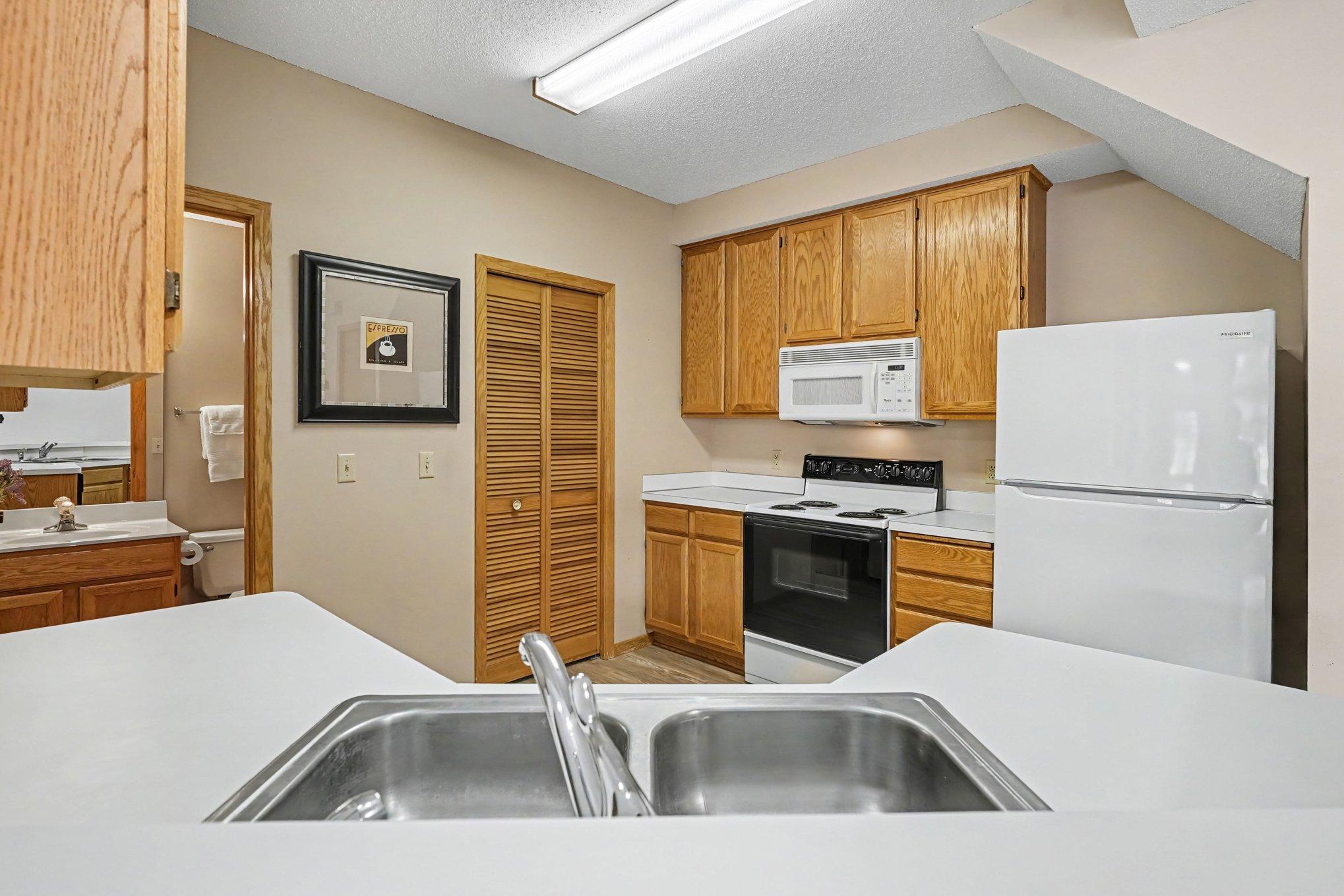 View of Residential at 15345 Greenhaven Lane #103, Burnsville MN 55306, Burnsville (11 of 21) - Mike Wilen | Minnesota Team Real Estate