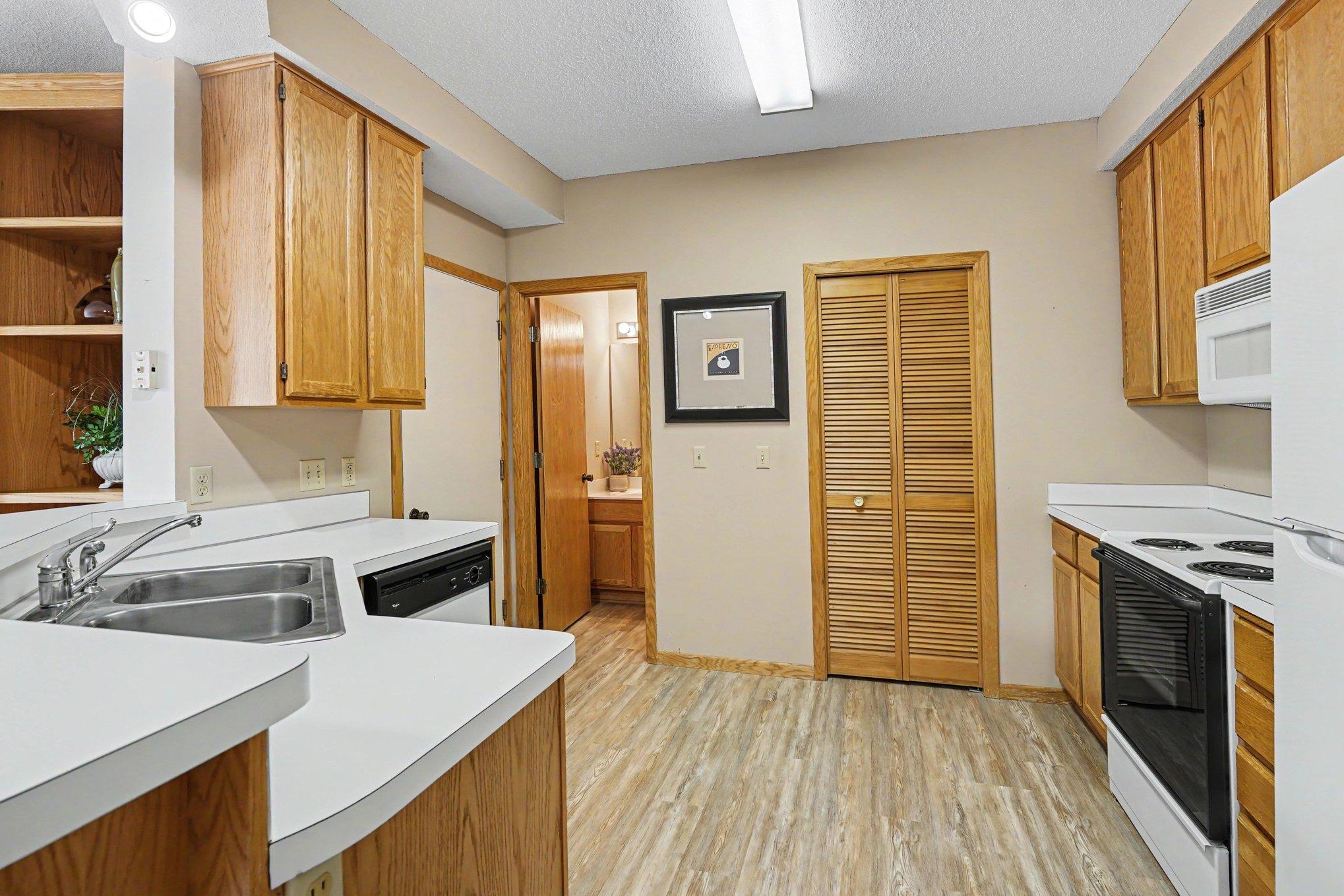 View of Residential at 15345 Greenhaven Lane #103, Burnsville MN 55306, Burnsville (10 of 21) - Mike Wilen | Minnesota Team Real Estate