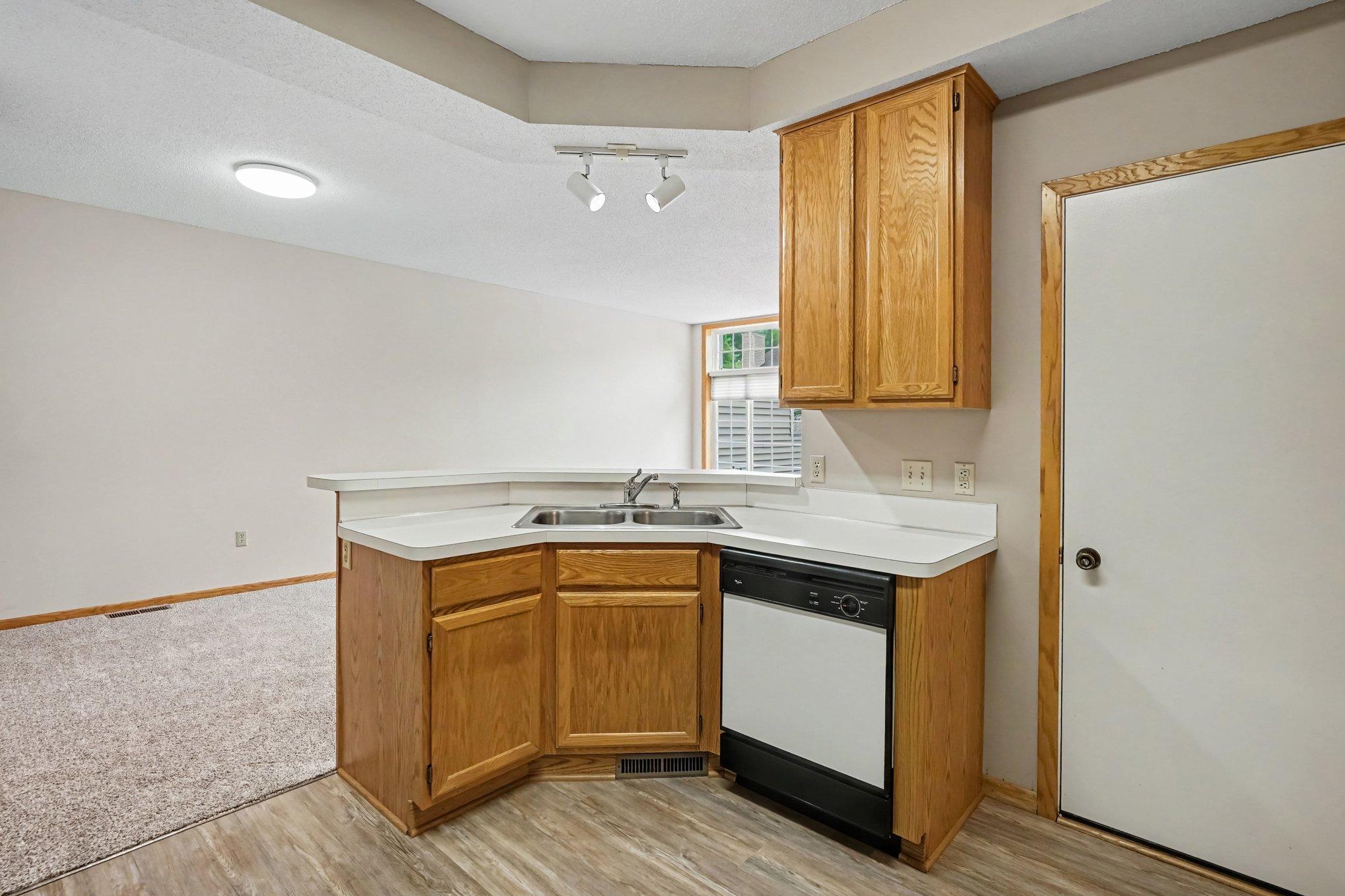 View of Residential at 15345 Greenhaven Lane #103, Burnsville MN 55306, Burnsville (9 of 21) - Mike Wilen | Minnesota Team Real Estate