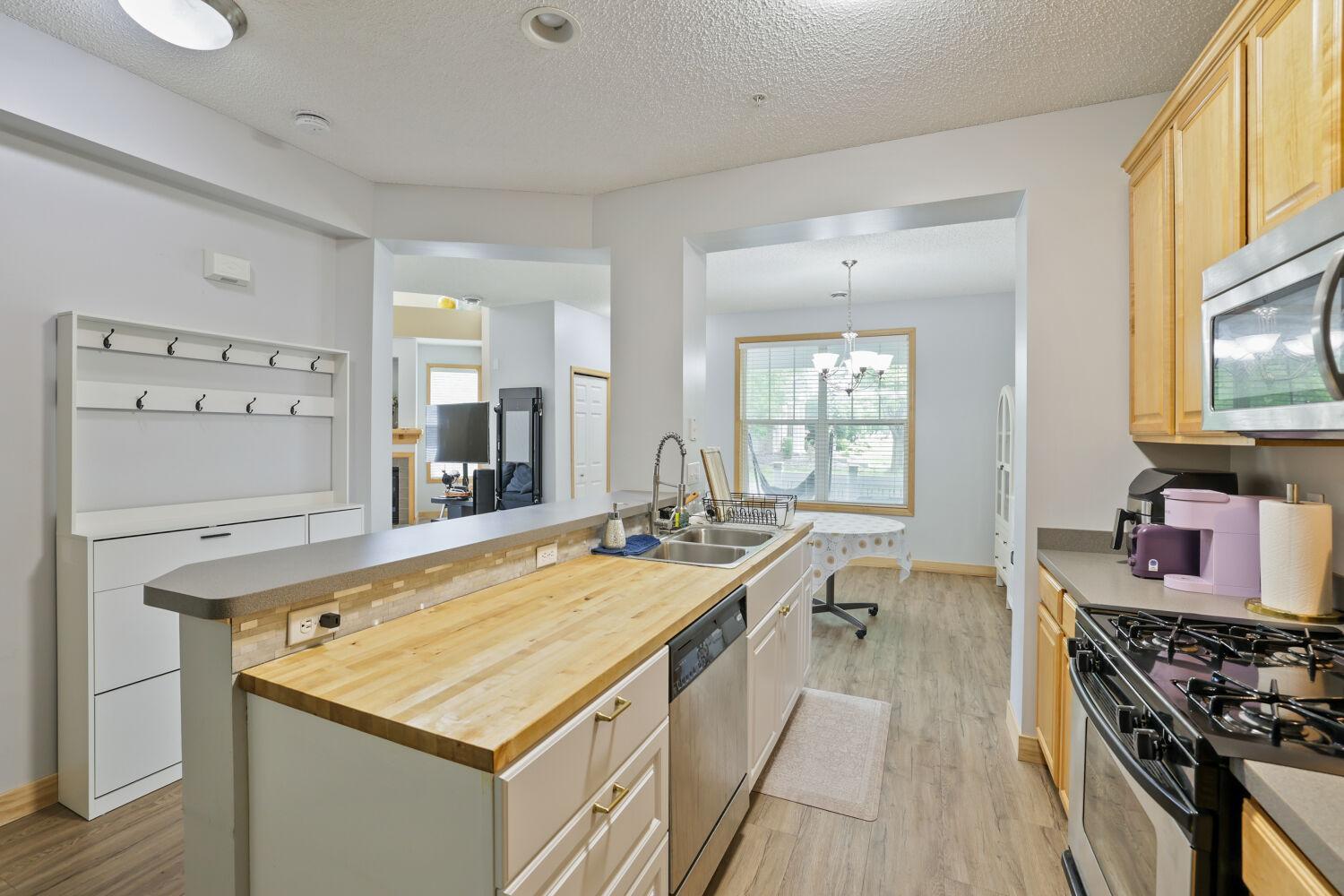 View of Residential at 3033 Chamberlain Street #4, Maplewood MN 55109, Maplewood (17 of 31) - Mike Wilen | Minnesota Team Real Estate