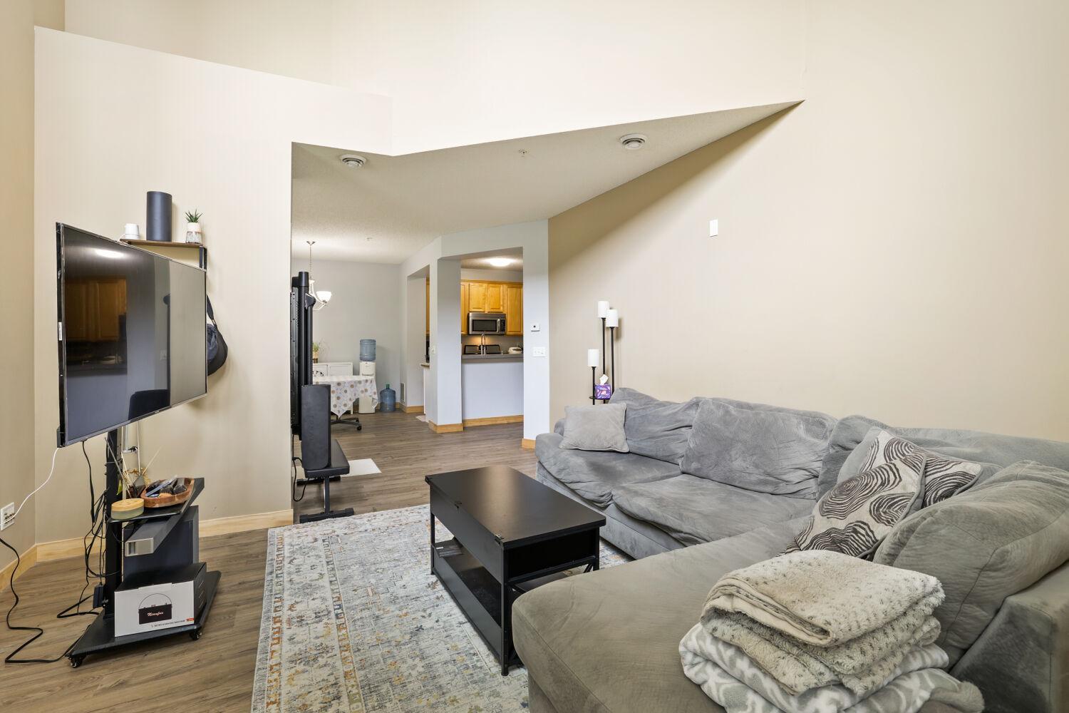 View of Residential at 3033 Chamberlain Street #4, Maplewood MN 55109, Maplewood (7 of 31) - Mike Wilen | Minnesota Team Real Estate
