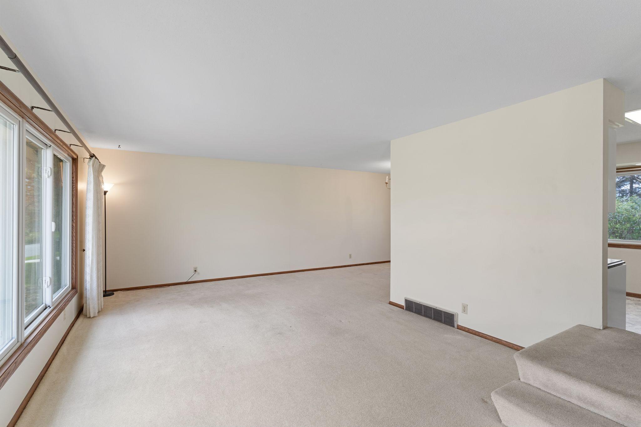 View of Residential at 9908 Oxborough Road, Bloomington MN 55437, Bloomington (5 of 38) - Mike Wilen | Minnesota Team Real Estate