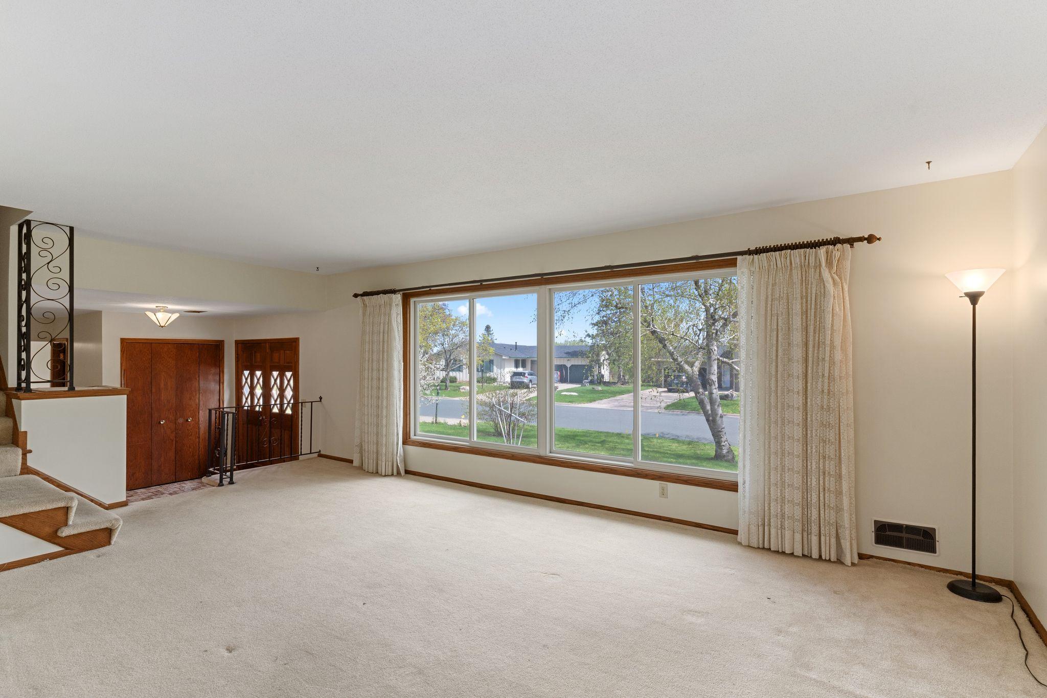 View of Residential at 9908 Oxborough Road, Bloomington MN 55437, Bloomington (8 of 38) - Mike Wilen | Minnesota Team Real Estate