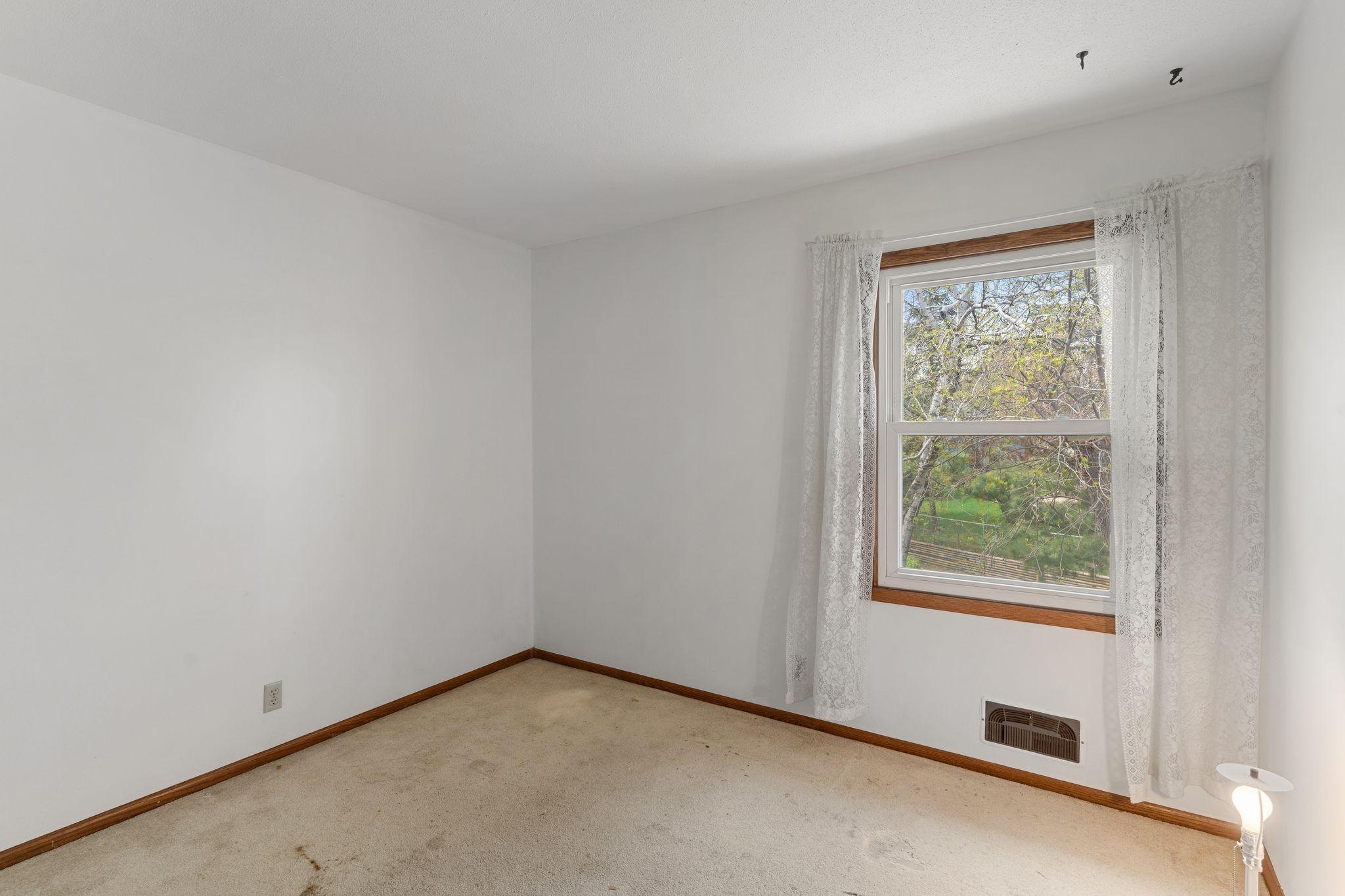 View of Residential at 9908 Oxborough Road, Bloomington MN 55437, Bloomington (27 of 38) - Mike Wilen | Minnesota Team Real Estate