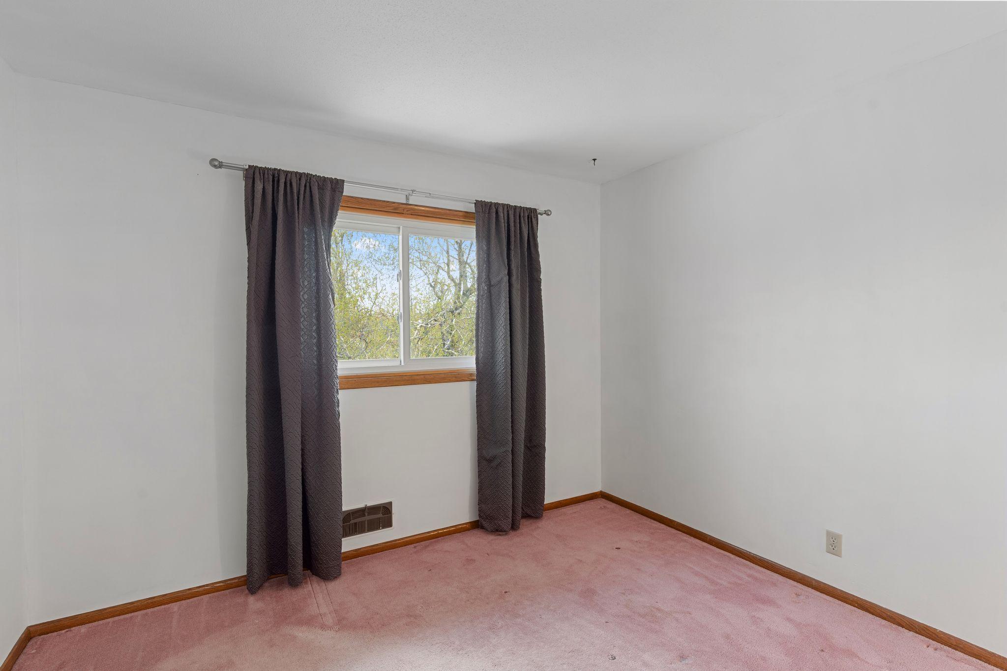 View of Residential at 9908 Oxborough Road, Bloomington MN 55437, Bloomington (28 of 38) - Mike Wilen | Minnesota Team Real Estate