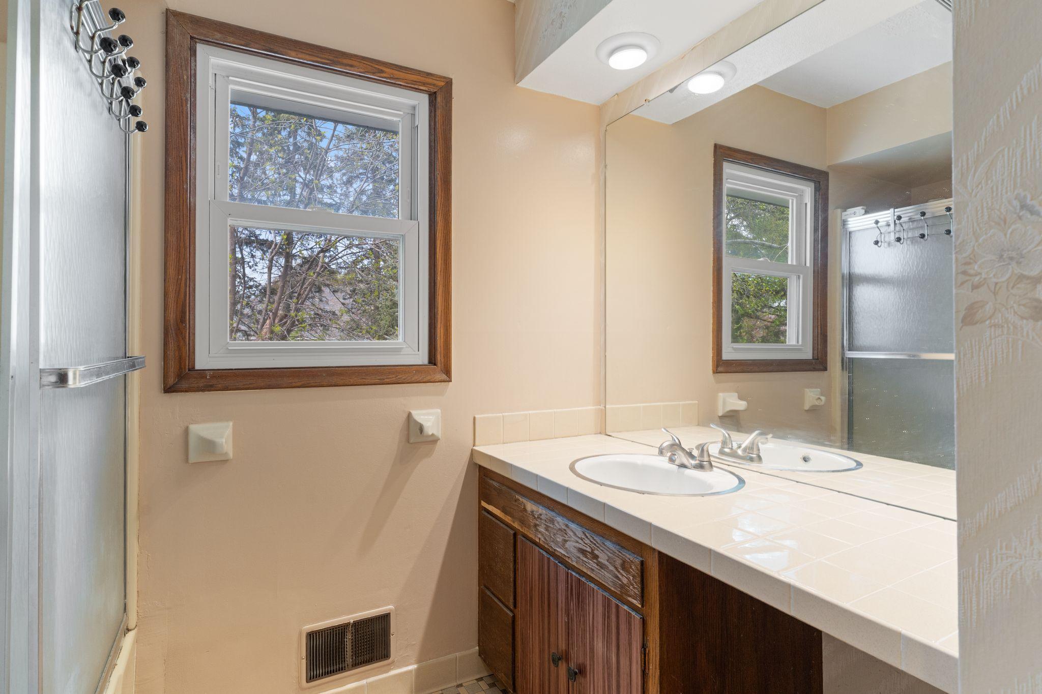 View of Residential at 9908 Oxborough Road, Bloomington MN 55437, Bloomington (29 of 38) - Mike Wilen | Minnesota Team Real Estate