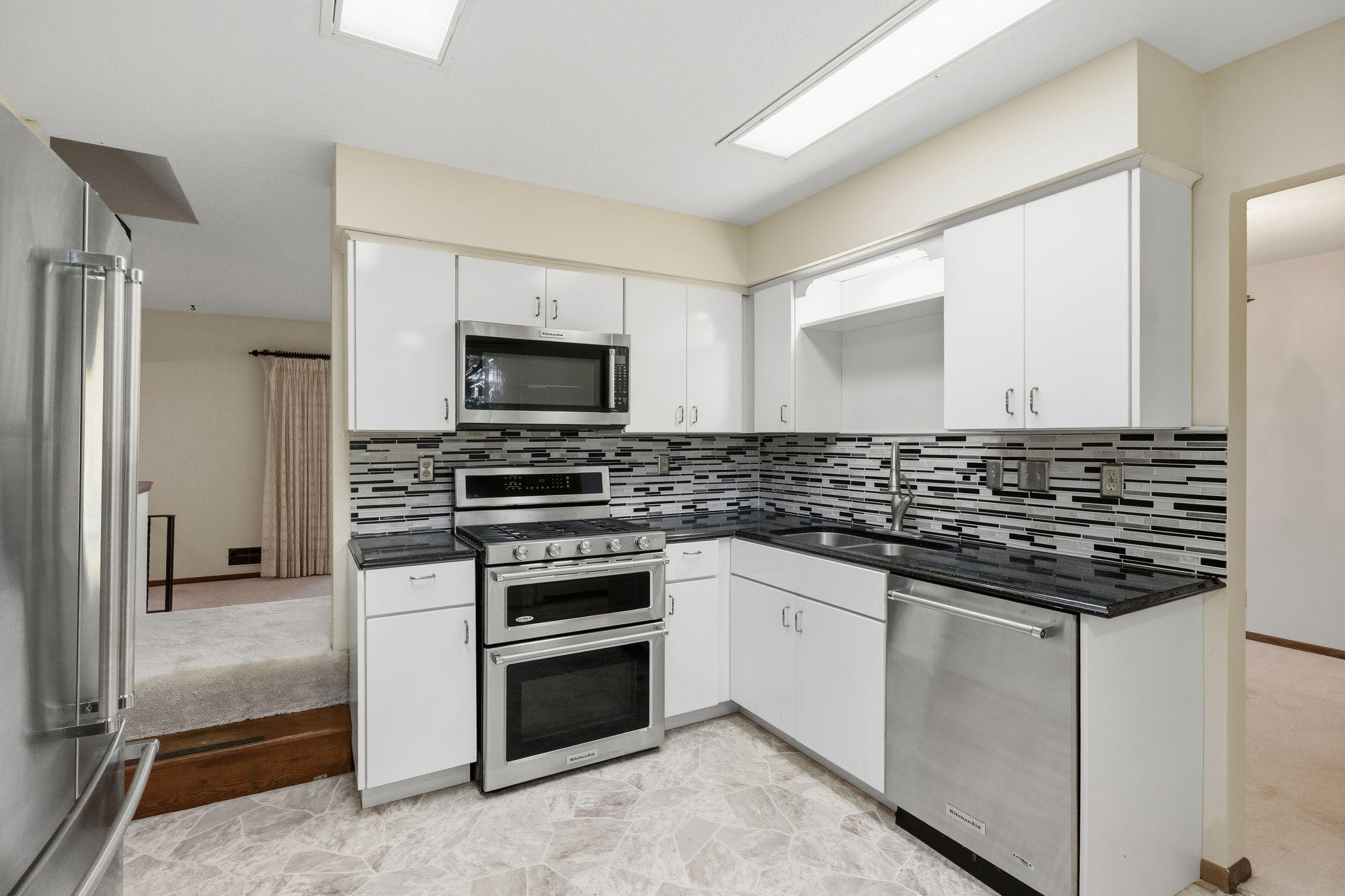 View of Residential at 9908 Oxborough Road, Bloomington MN 55437, Bloomington (24 of 57) - Mike Wilen | Minnesota Team Real Estate
