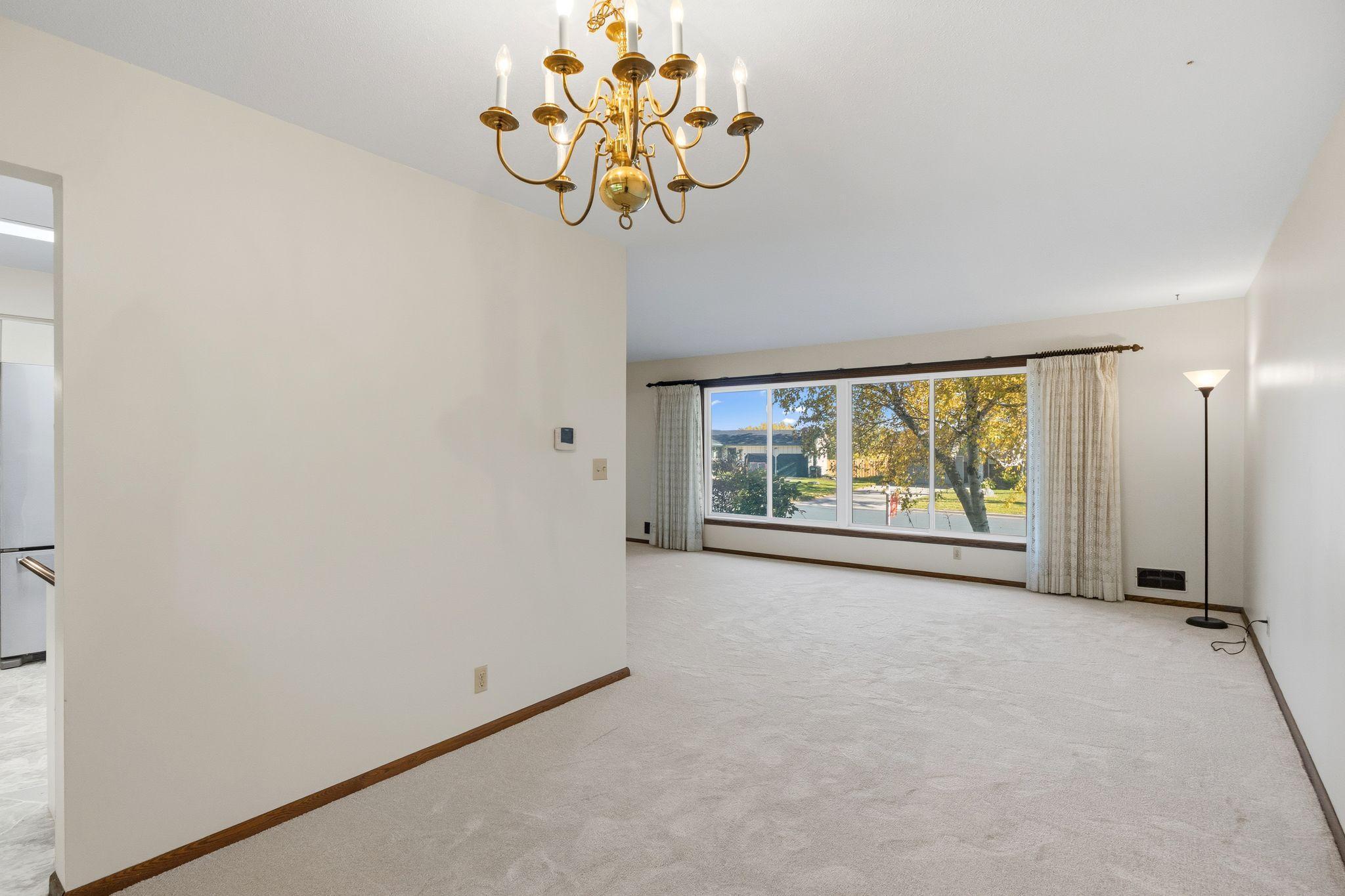 View of Residential at 9908 Oxborough Road, Bloomington MN 55437, Bloomington (17 of 57) - Mike Wilen | Minnesota Team Real Estate