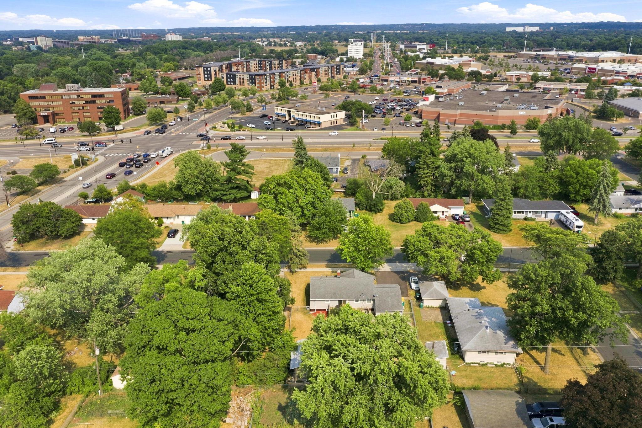View of Residential at 5719 Northport Drive, Brooklyn Center MN 55429, Brooklyn Center (36 of 40) - Mike Wilen | Minnesota Team Real Estate