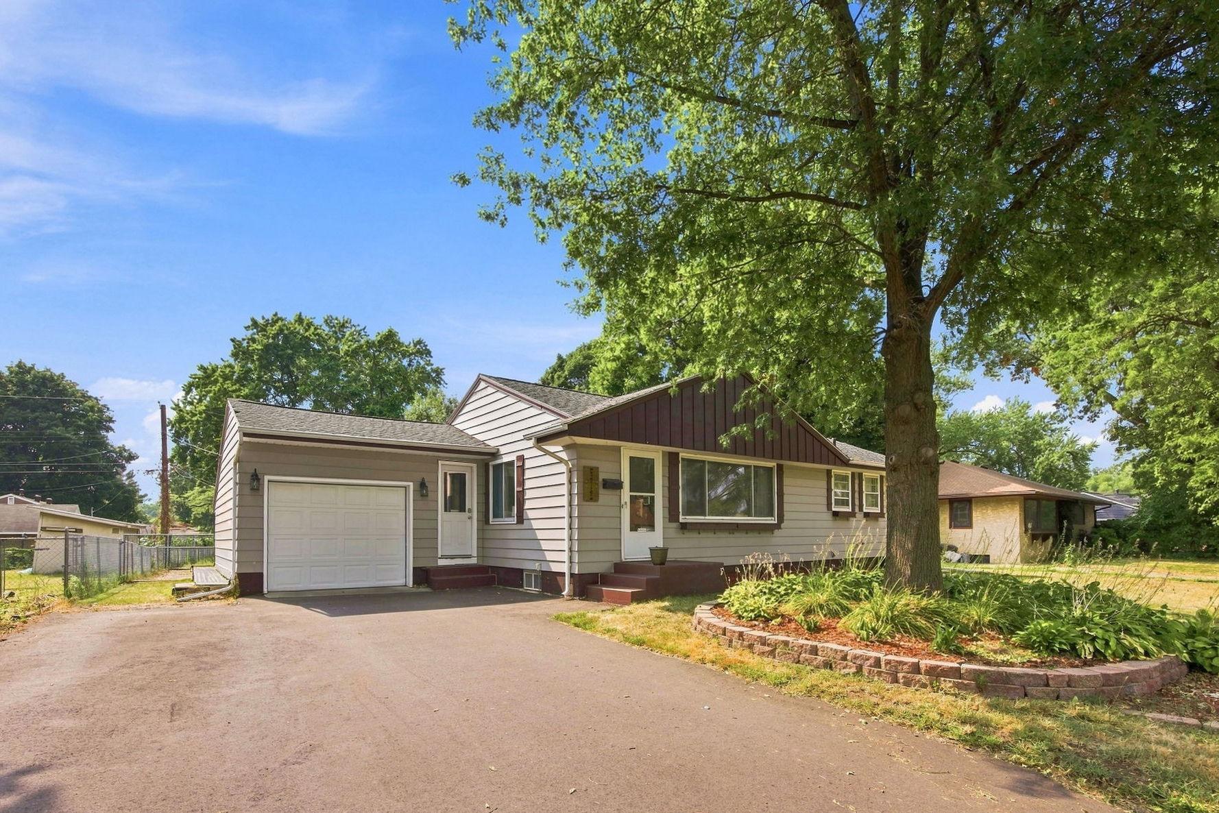 View of Residential at 5719 Northport Drive, Brooklyn Center MN 55429, Brooklyn Center (2 of 40) - Mike Wilen | Minnesota Team Real Estate