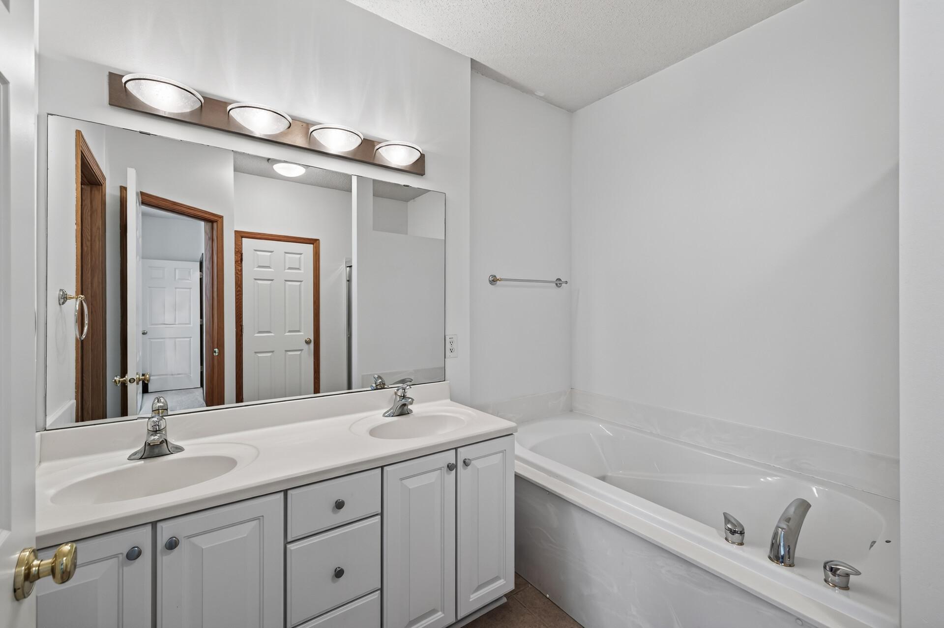 View of Residential at 3896 Darling Drive, Woodbury MN 55125, Woodbury (11 of 32) - Mike Wilen | Minnesota Team Real Estate