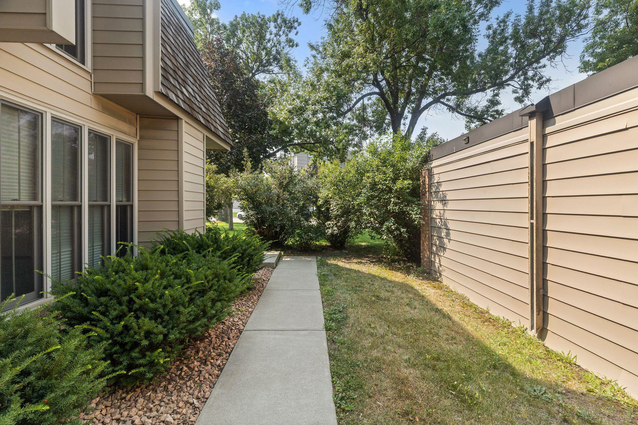 View of Residential at 6301 Barrie Road, Edina MN 55435, Edina (11 of 32) - Mike Wilen | Minnesota Team Real Estate