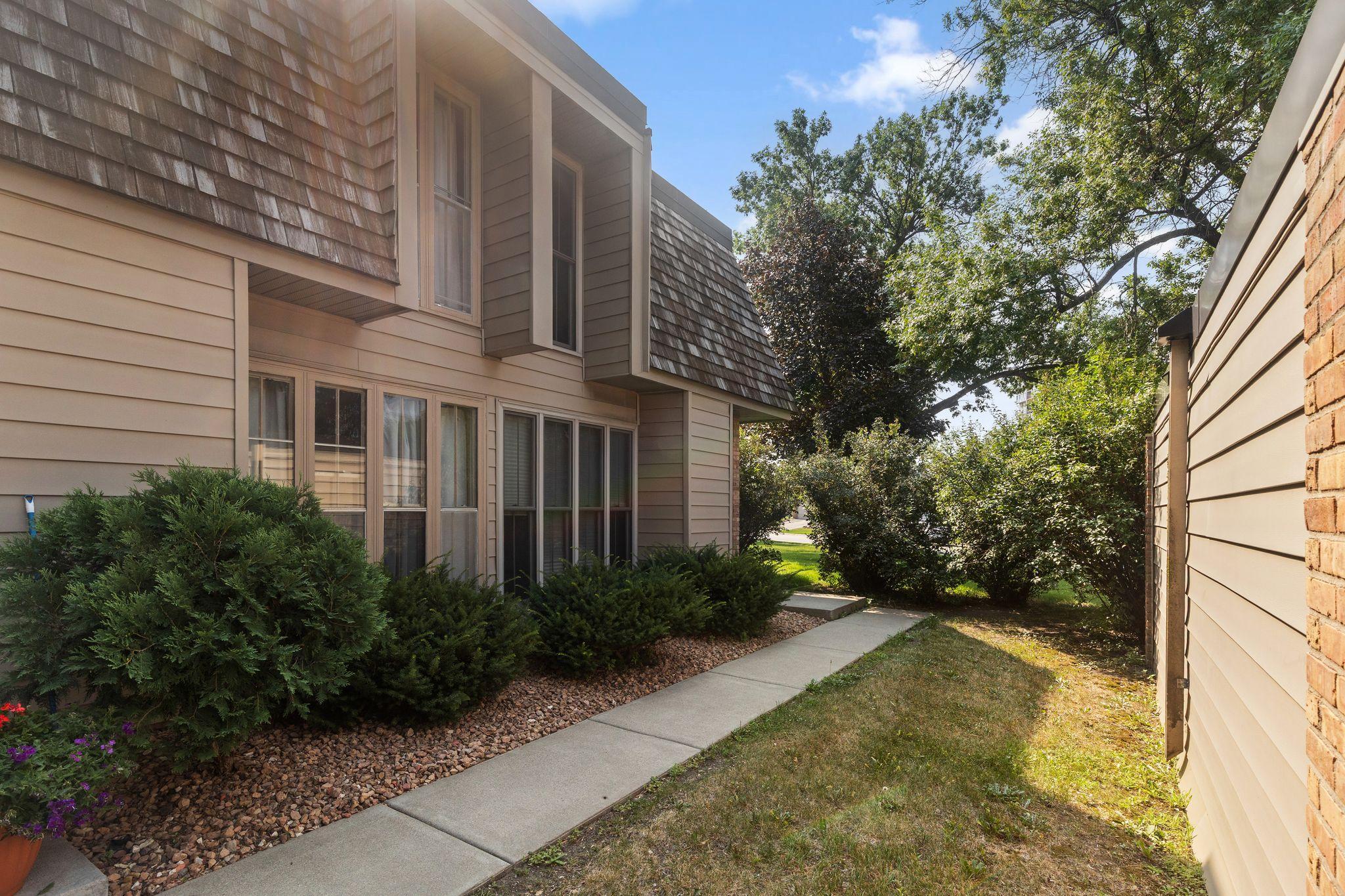 View of Residential at 6301 Barrie Road, Edina MN 55435, Edina (4 of 32) - Mike Wilen | Minnesota Team Real Estate