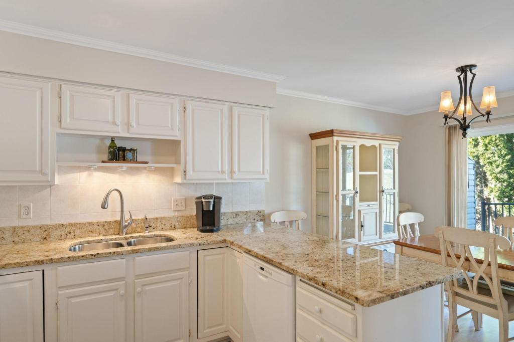 View of Residential at 6140 Creek View Trail, Minnetonka MN 55345, Minnetonka (7 of 37) - Mike Wilen | Minnesota Team Real Estate